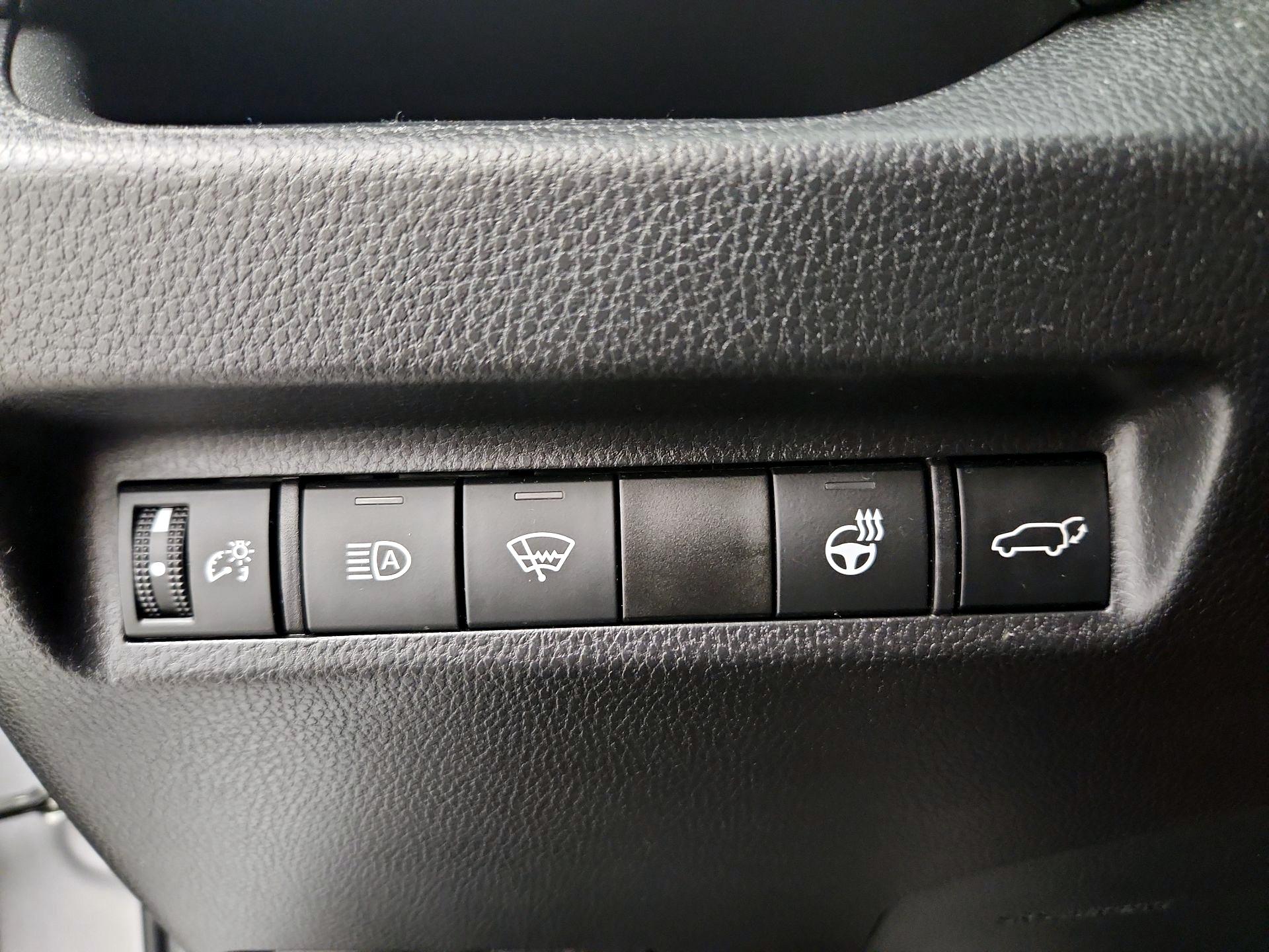 Thumbnail: 2021 Toyota RAV4 - 13