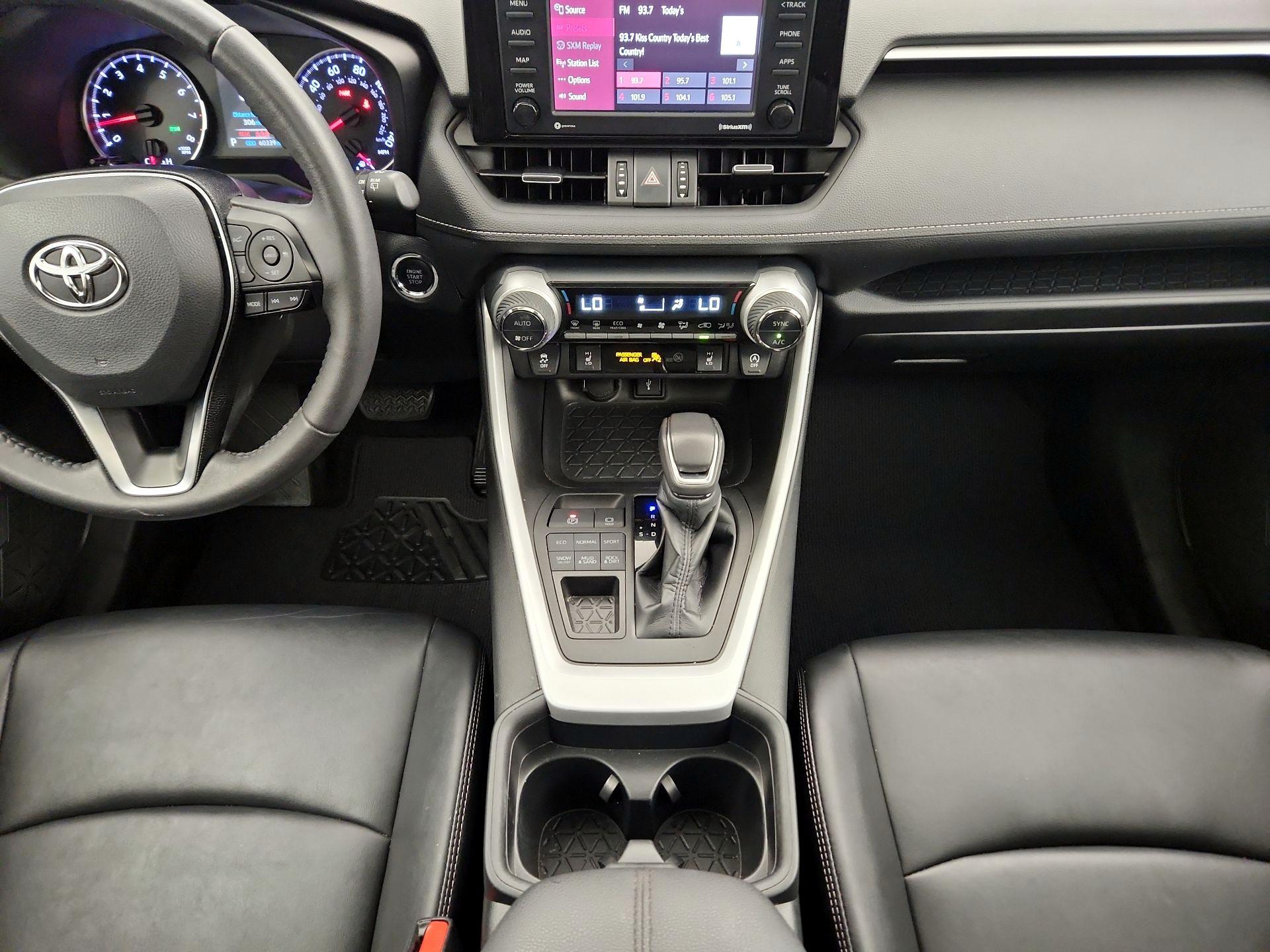 Thumbnail: 2021 Toyota RAV4 - 17