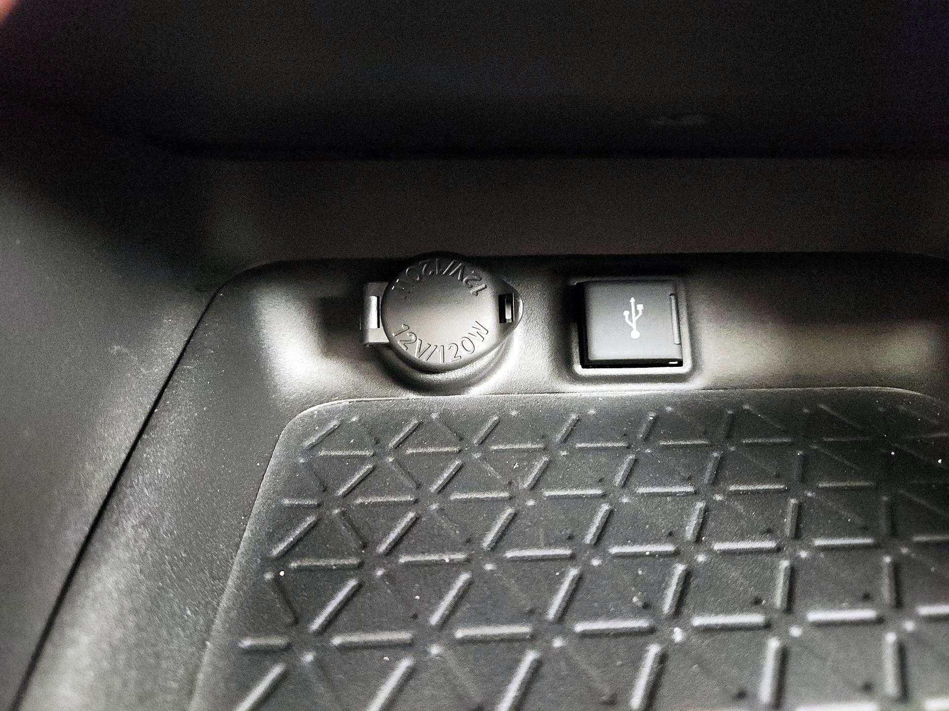 Thumbnail: 2021 Toyota RAV4 - 18