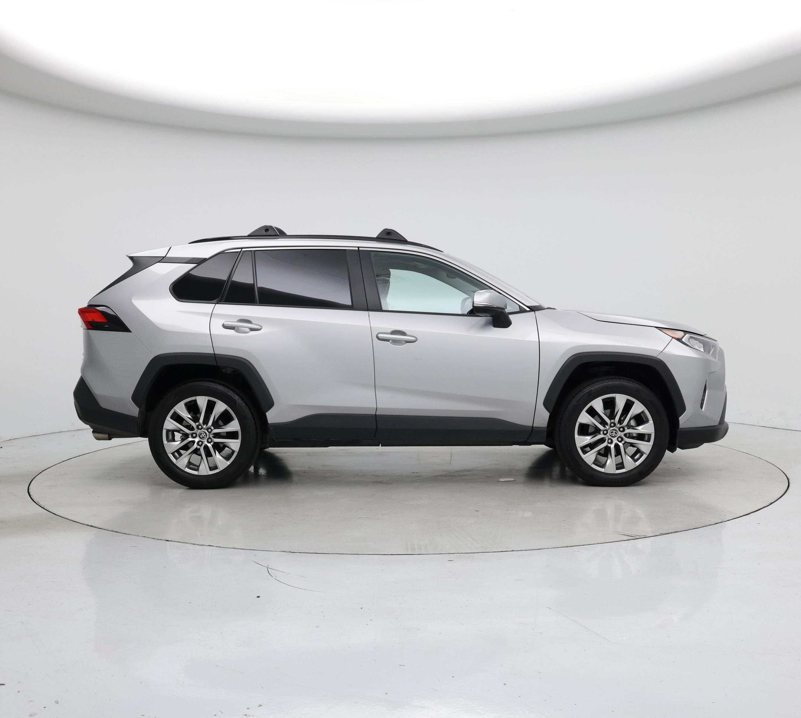 Thumbnail: 2021 Toyota RAV4 - 7