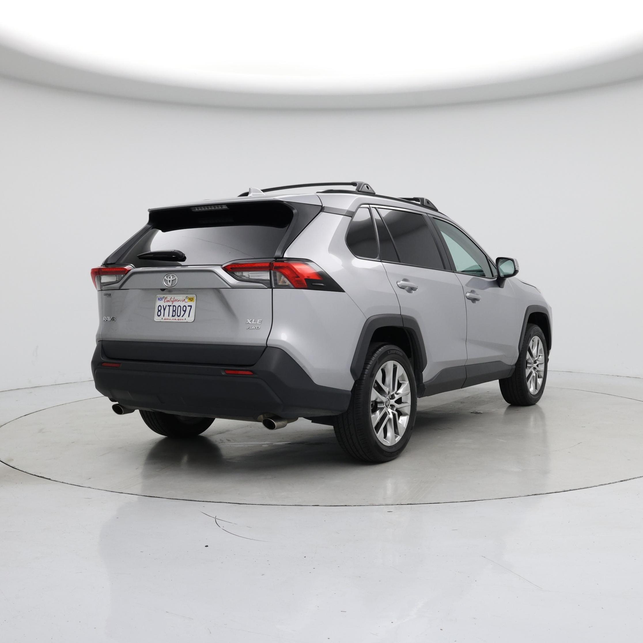 Thumbnail: 2021 Toyota RAV4 - 8