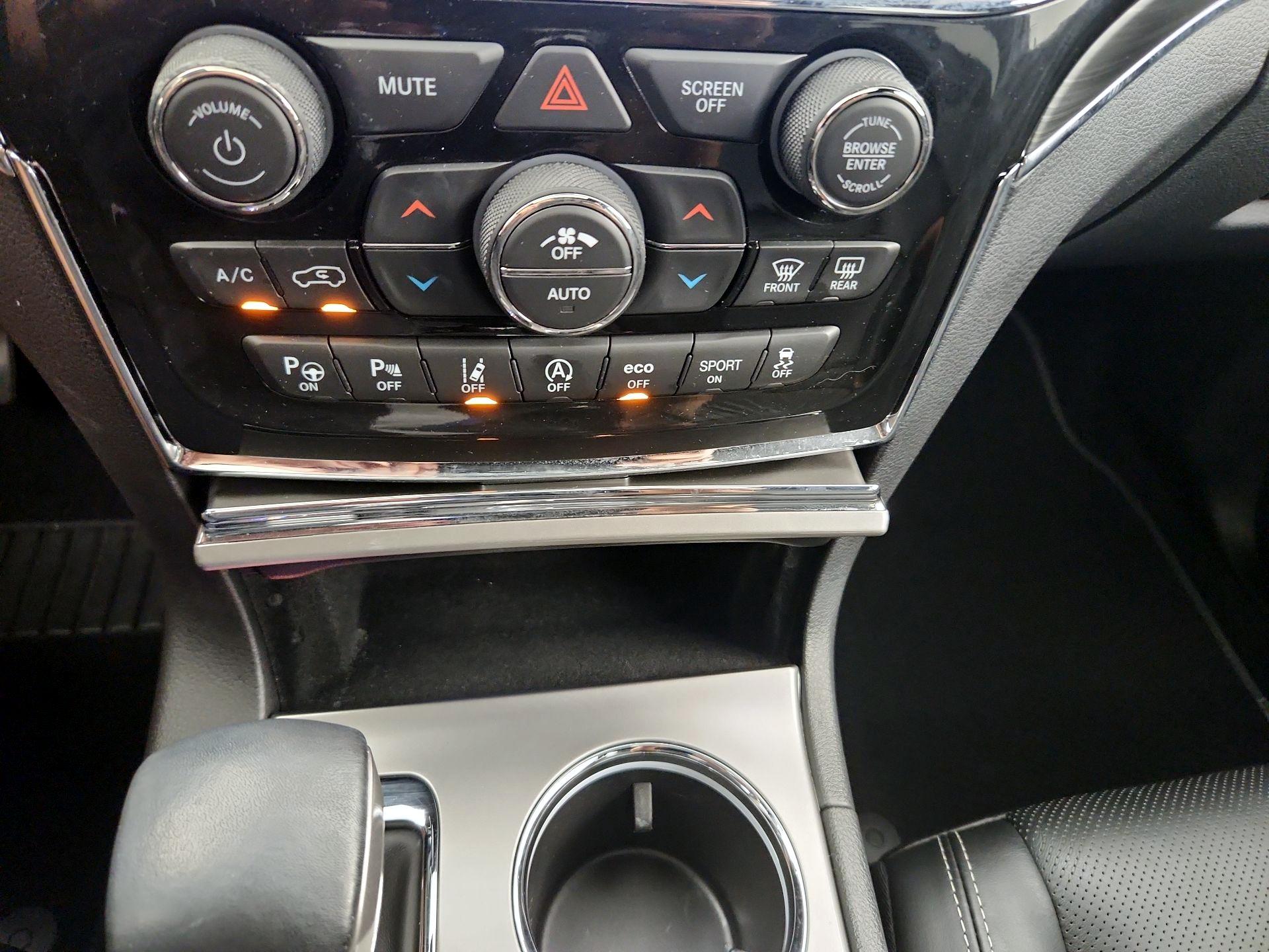 Thumbnail: 2021 Jeep Grand Cherokee - 17