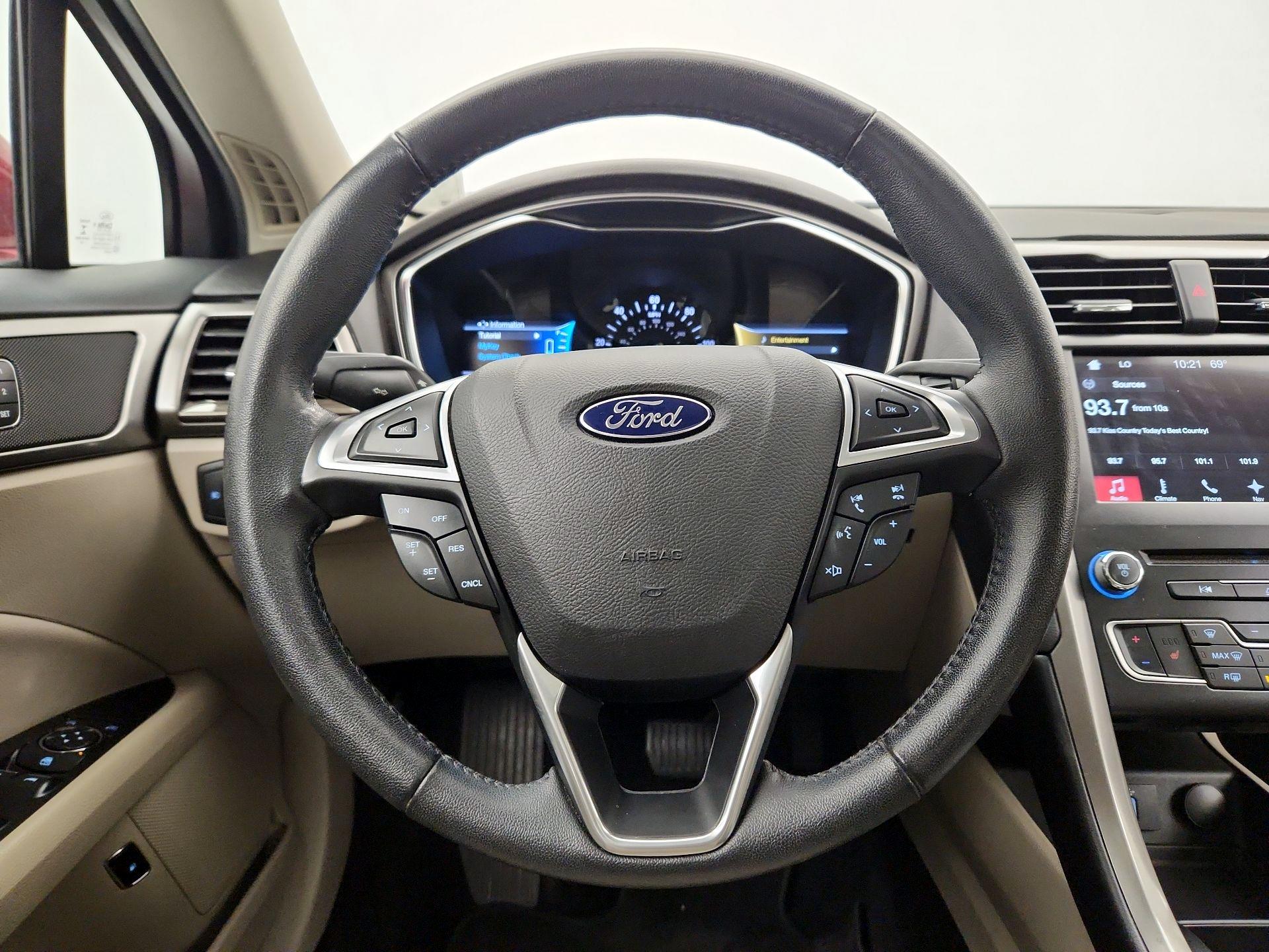 Thumbnail: 2017 Ford Fusion - 10