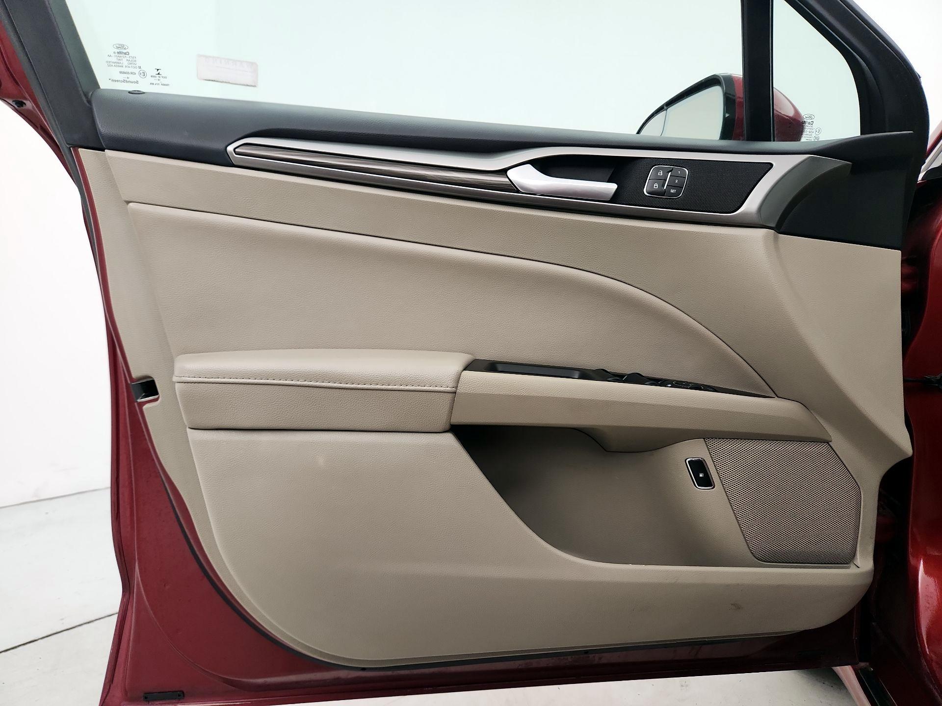 Thumbnail: 2017 Ford Fusion - 12