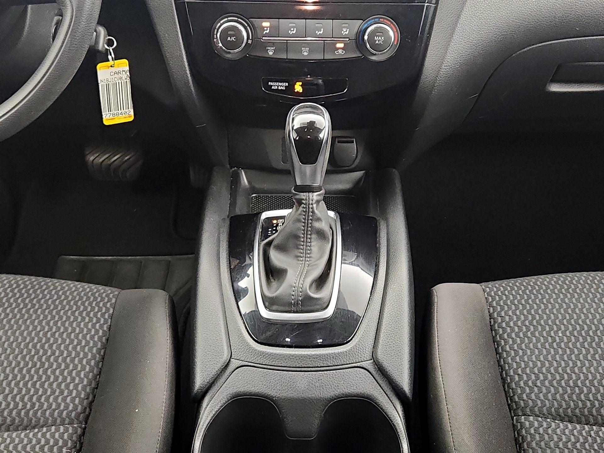 Thumbnail: 2020 Nissan Rogue Sport - 17