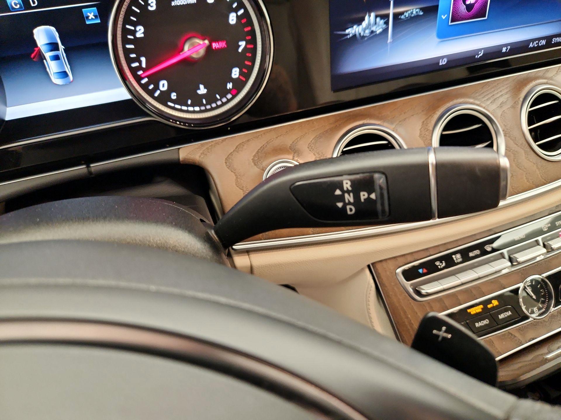 Thumbnail: 2018 Mercedes-Benz E-Class - 18