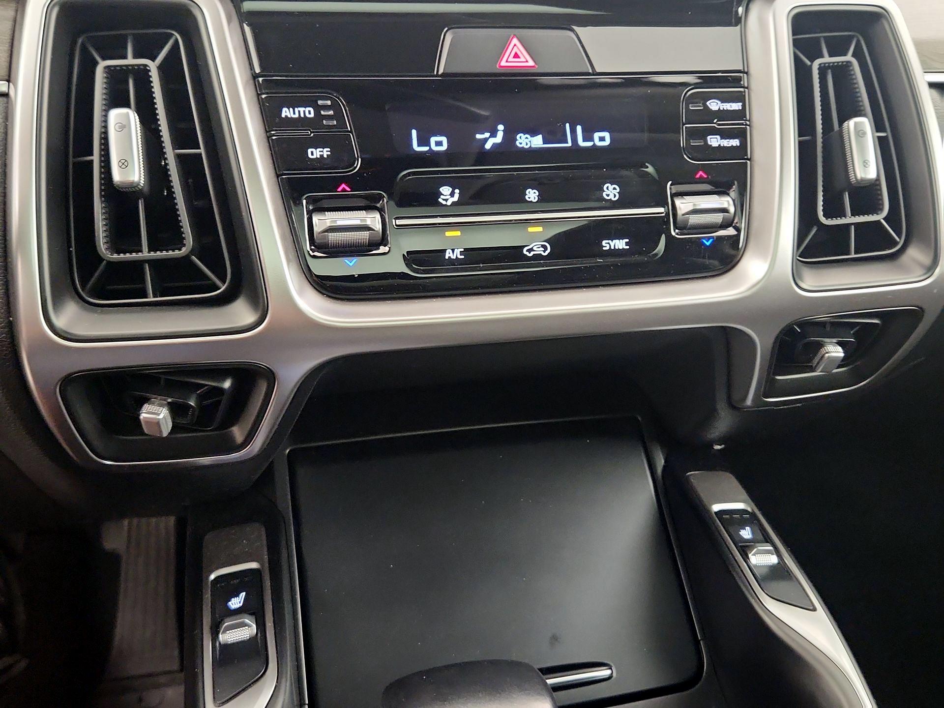 Thumbnail: 2021 Kia Sorento - 17