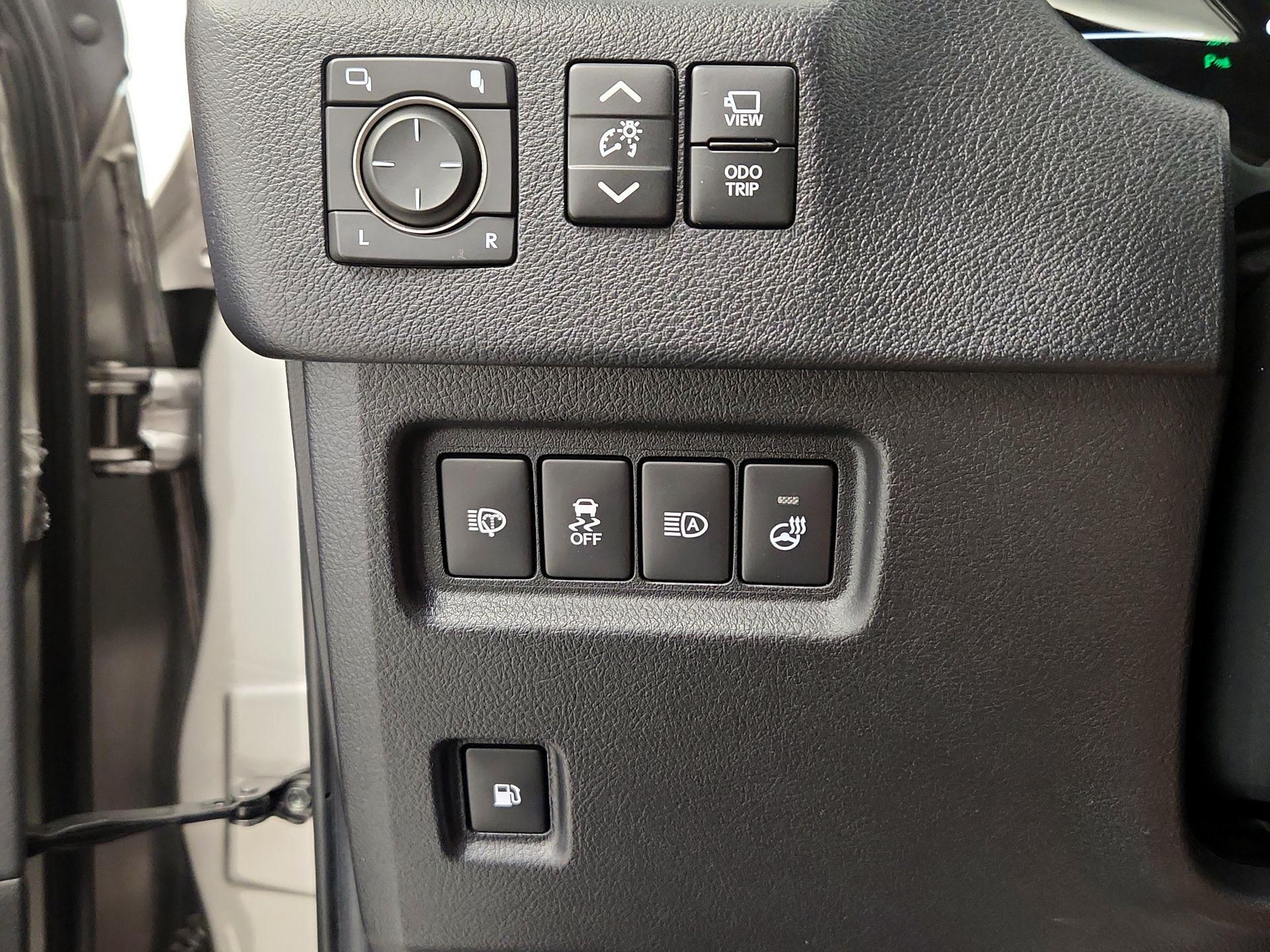 Thumbnail: 2023 Lexus GX - 13