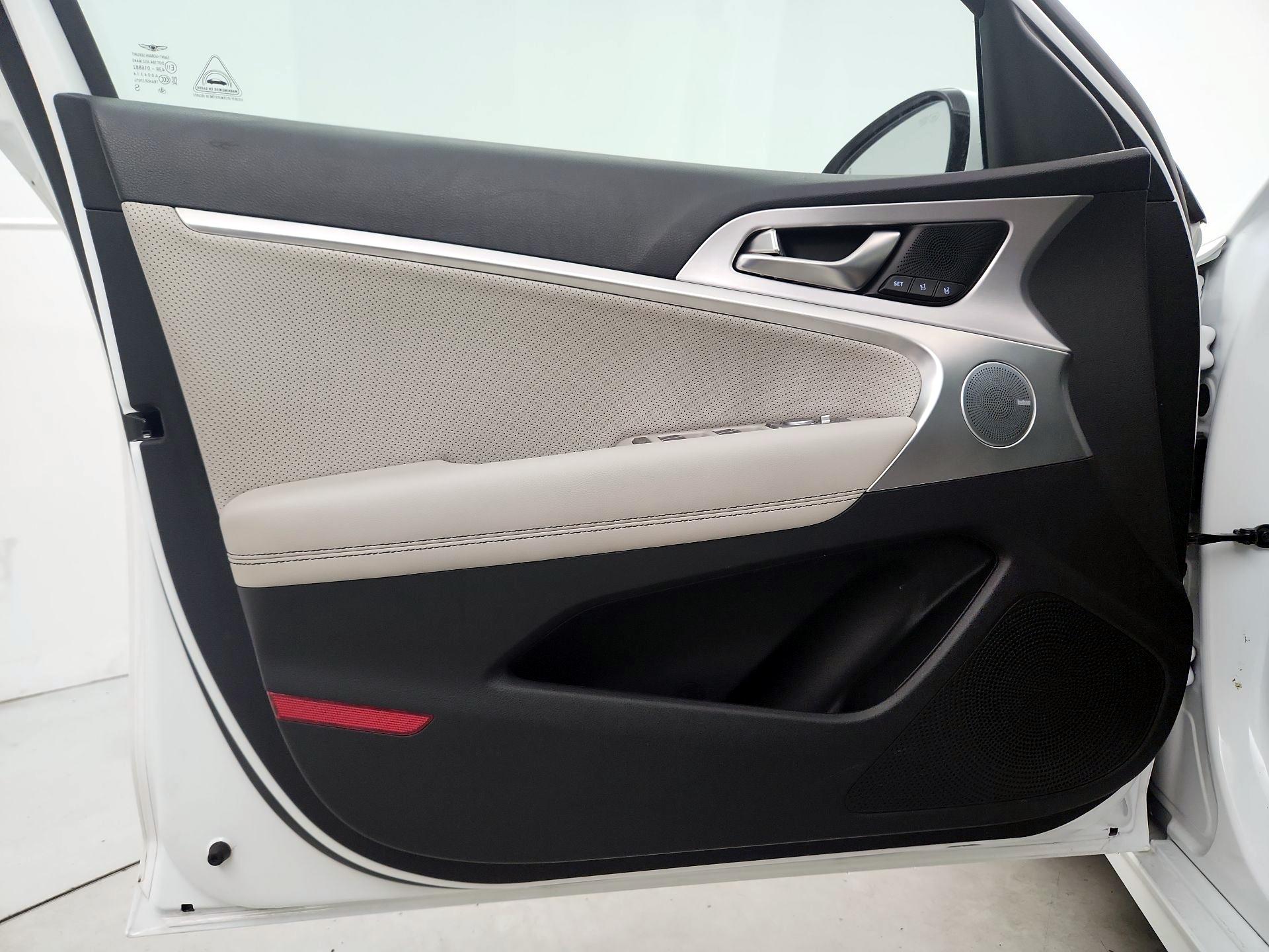 Thumbnail: 2021 Genesis G70 - 12