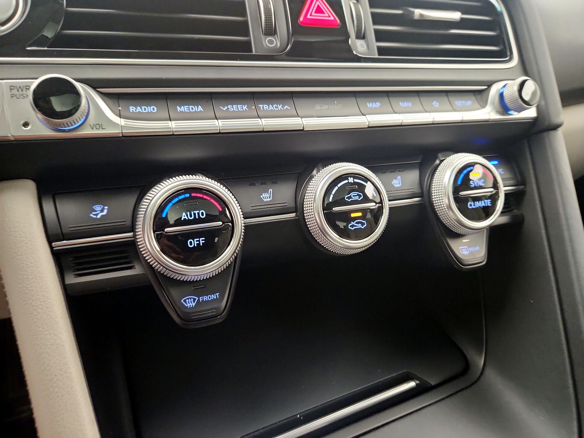 Thumbnail: 2021 Genesis G70 - 17