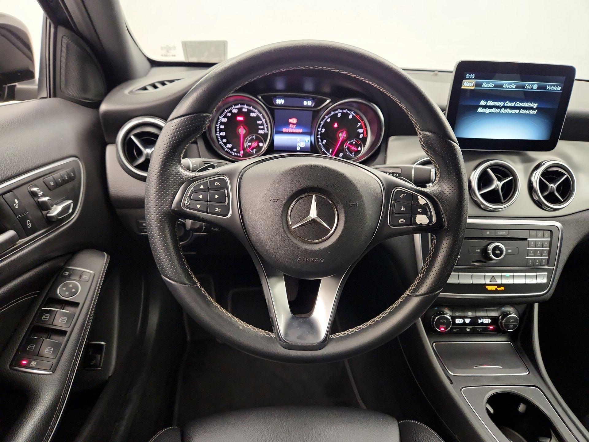 Thumbnail: 2018 Mercedes-Benz GLA - 10