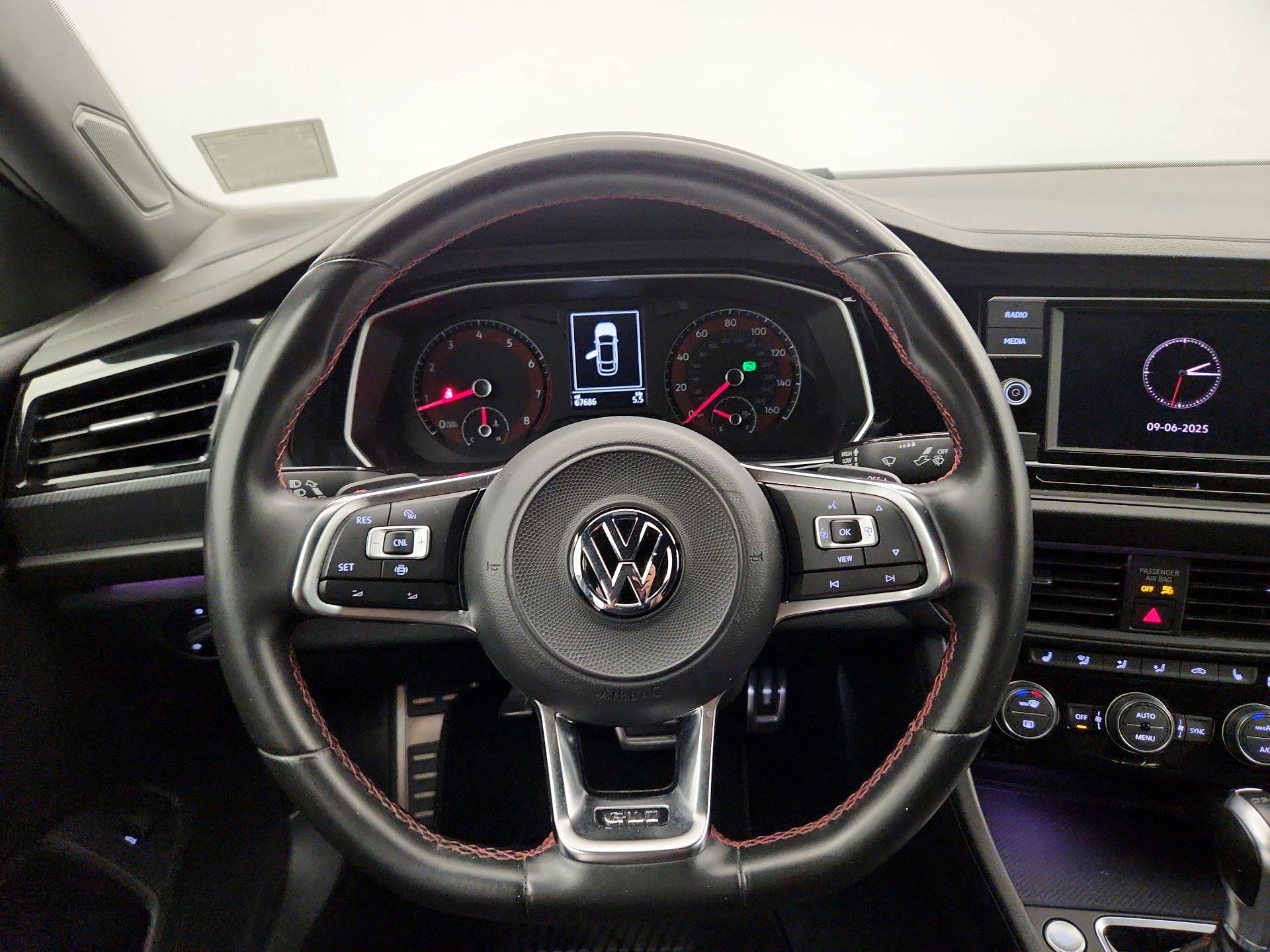 Thumbnail: 2019 Volkswagen Jetta - 10