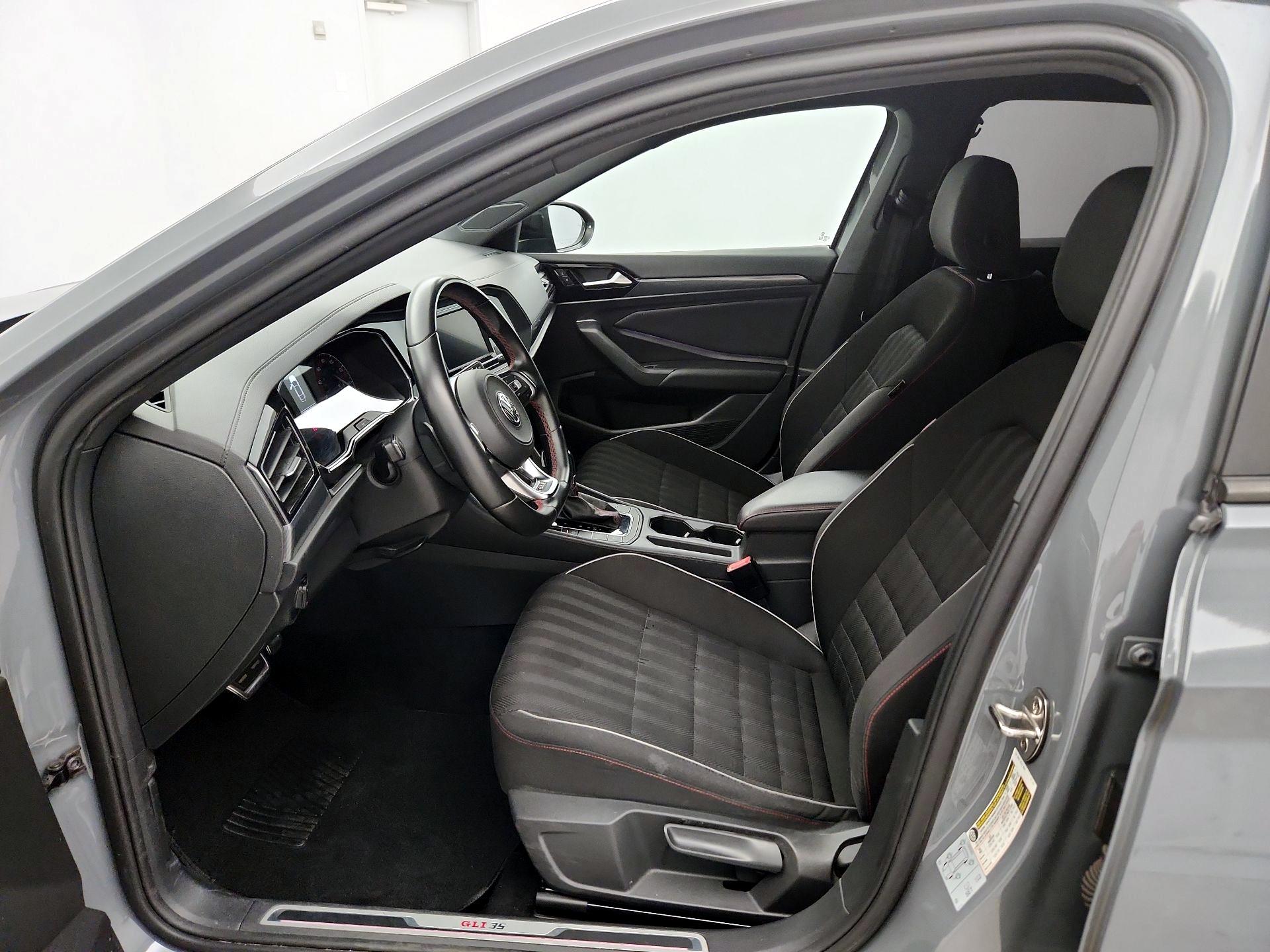 Thumbnail: 2019 Volkswagen Jetta - 11