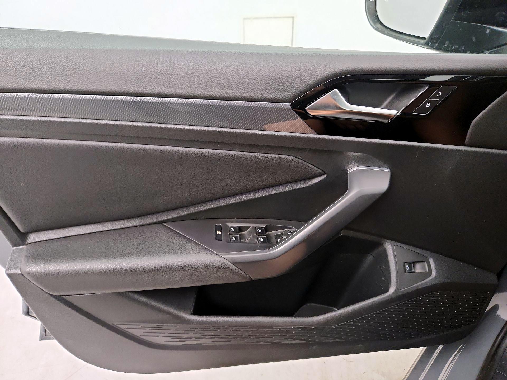 Thumbnail: 2019 Volkswagen Jetta - 12