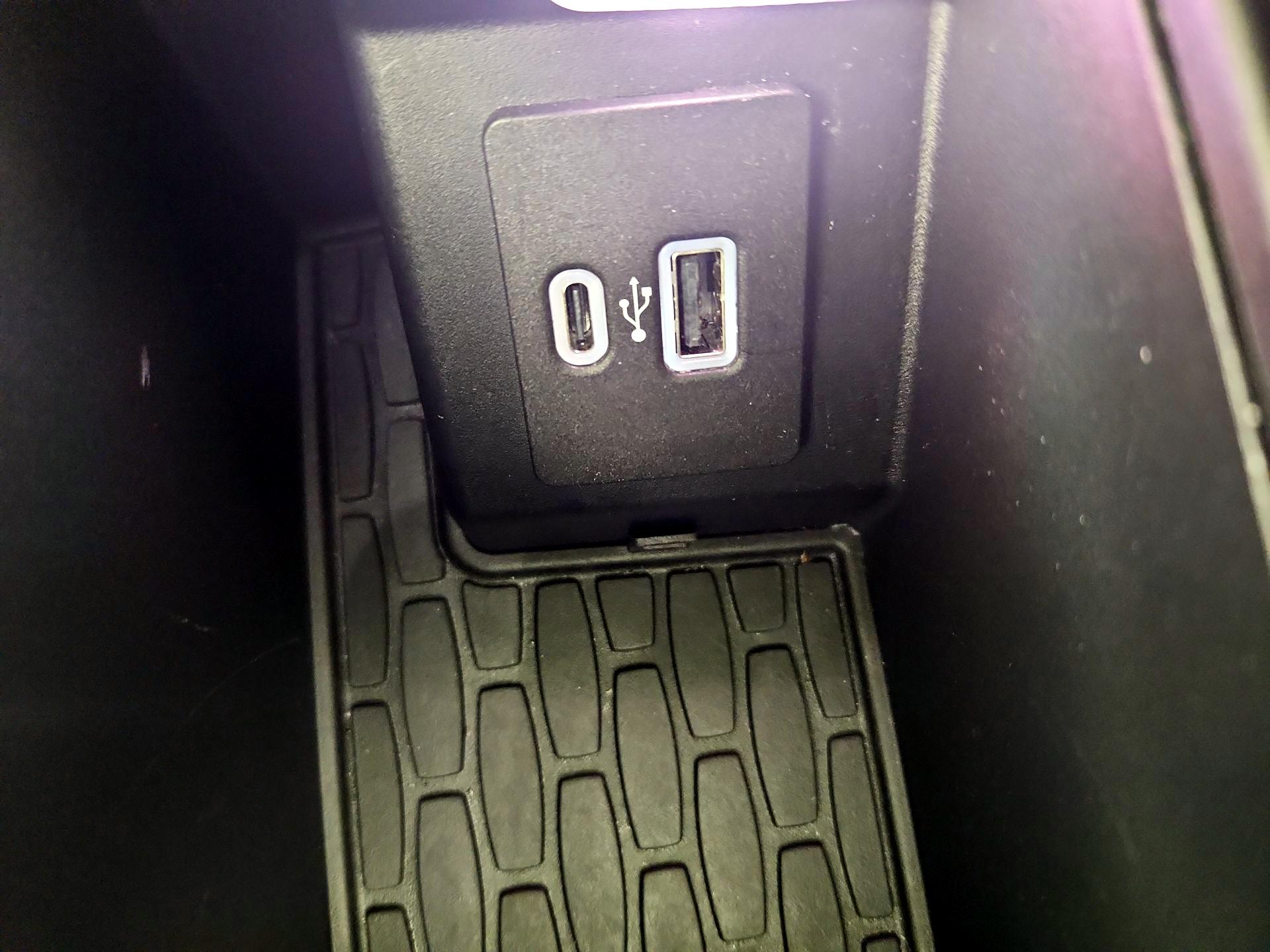 Thumbnail: 2023 Lincoln Aviator - 19