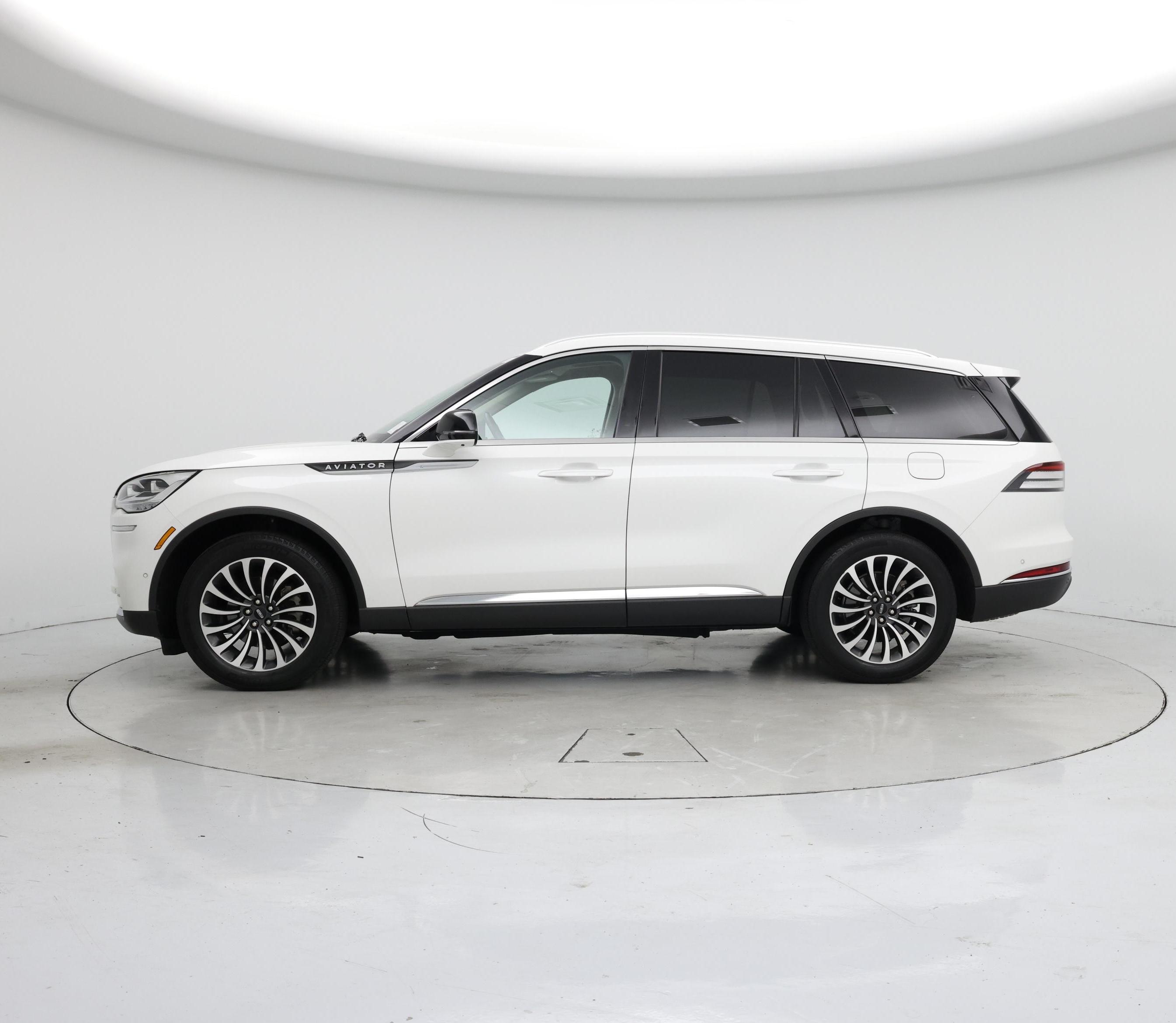 Thumbnail: 2023 Lincoln Aviator - 3