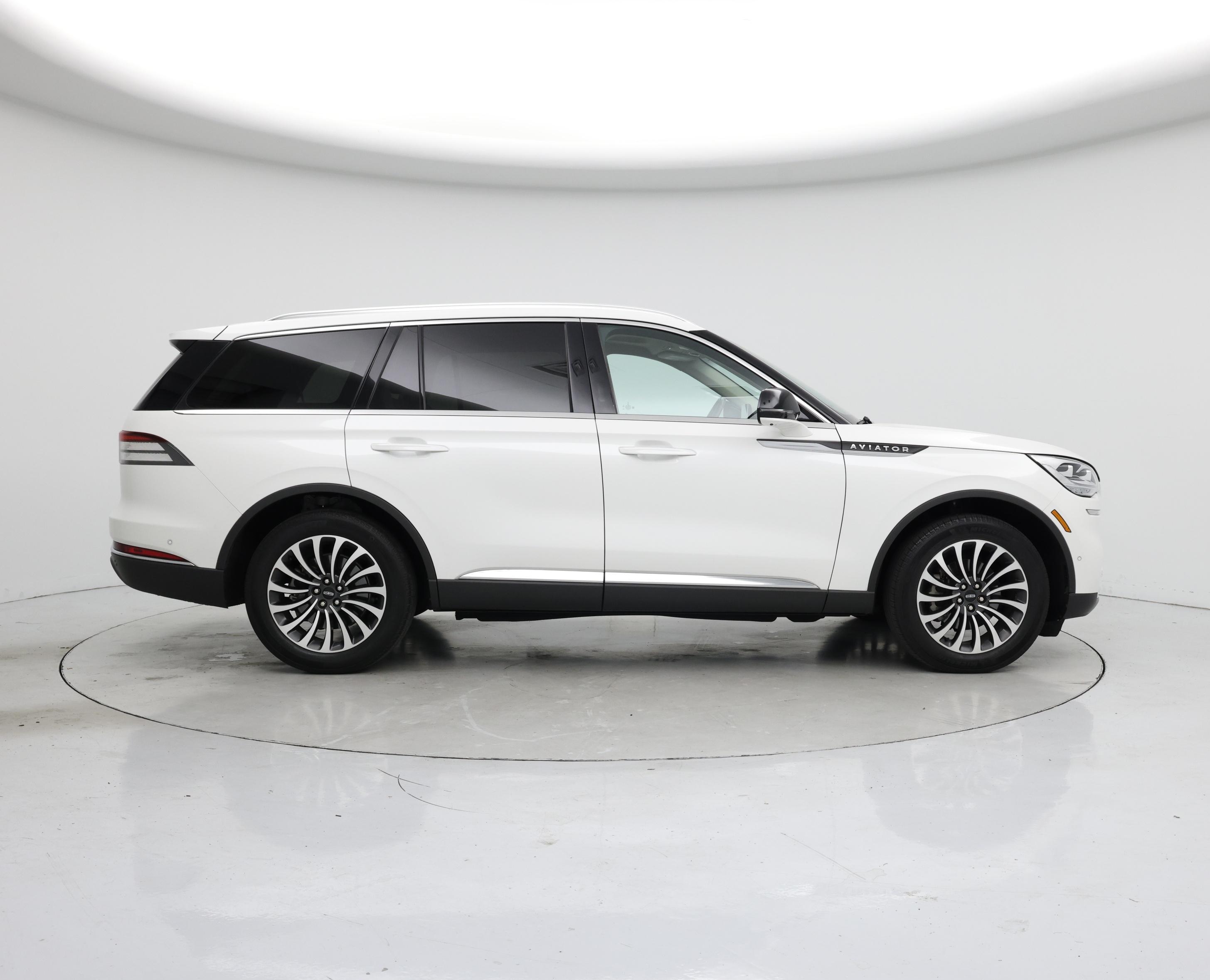 Thumbnail: 2023 Lincoln Aviator - 7