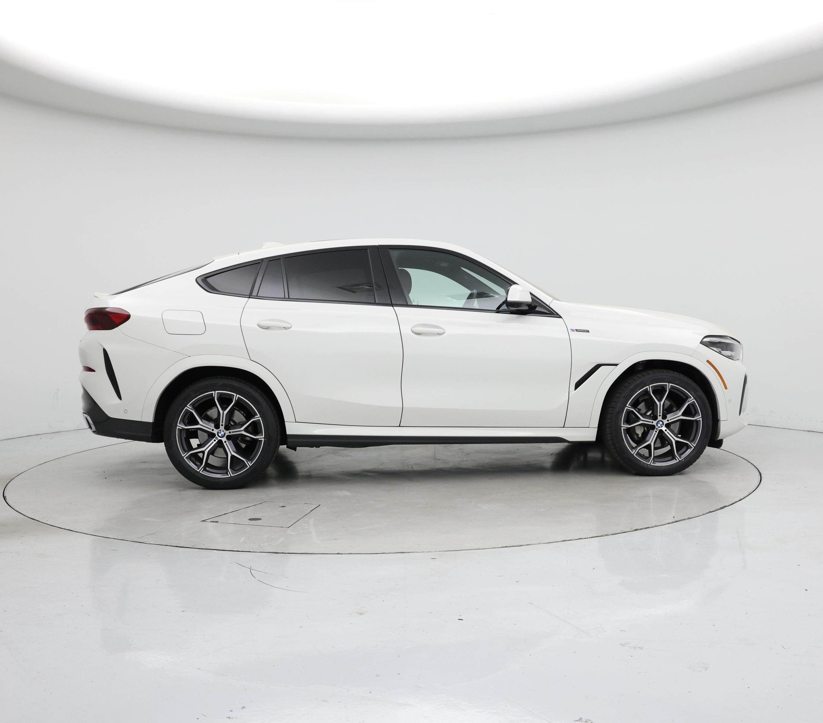 Thumbnail: 2022 BMW X6 - 7