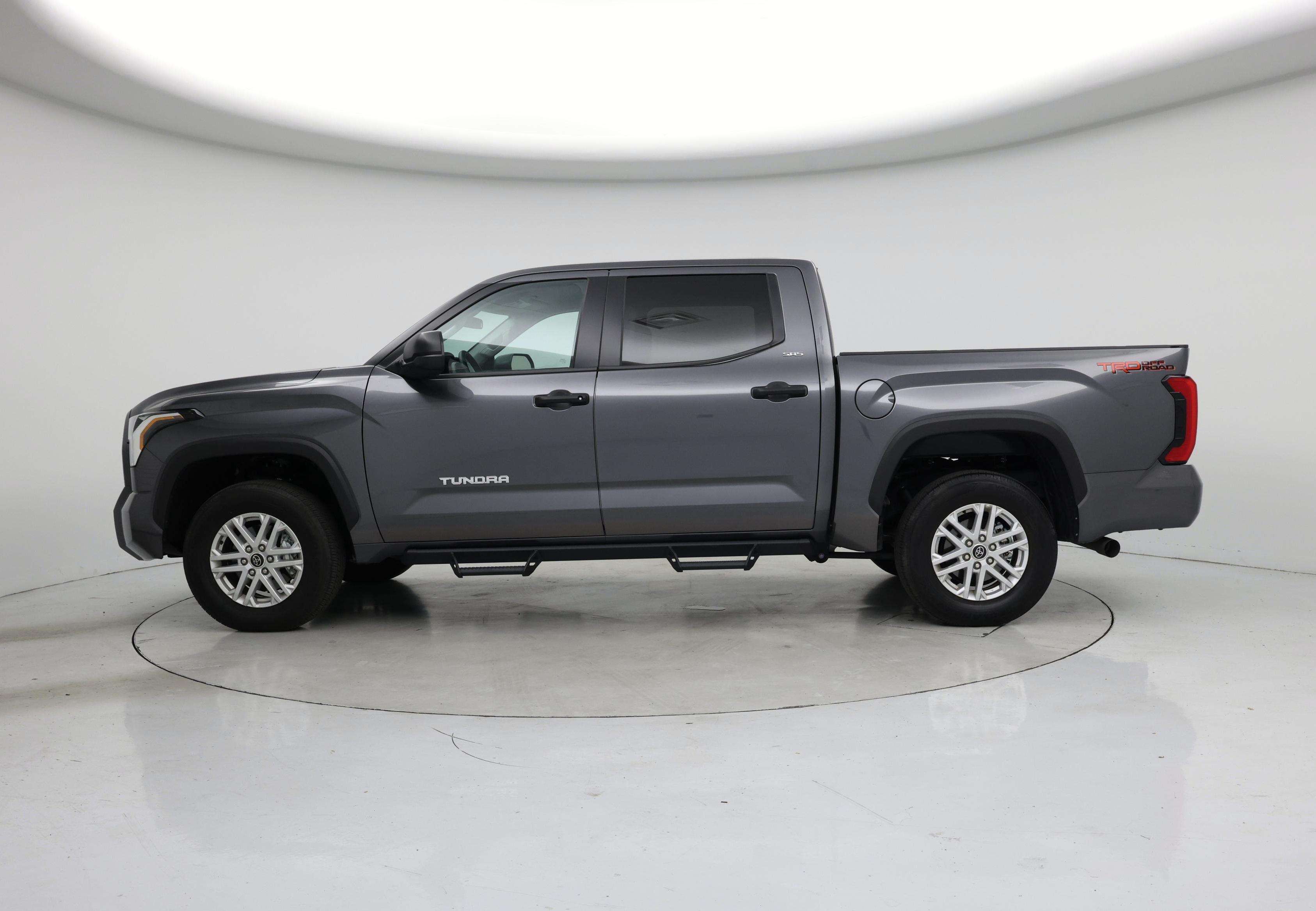 Thumbnail: 2024 Toyota Tundra - 3