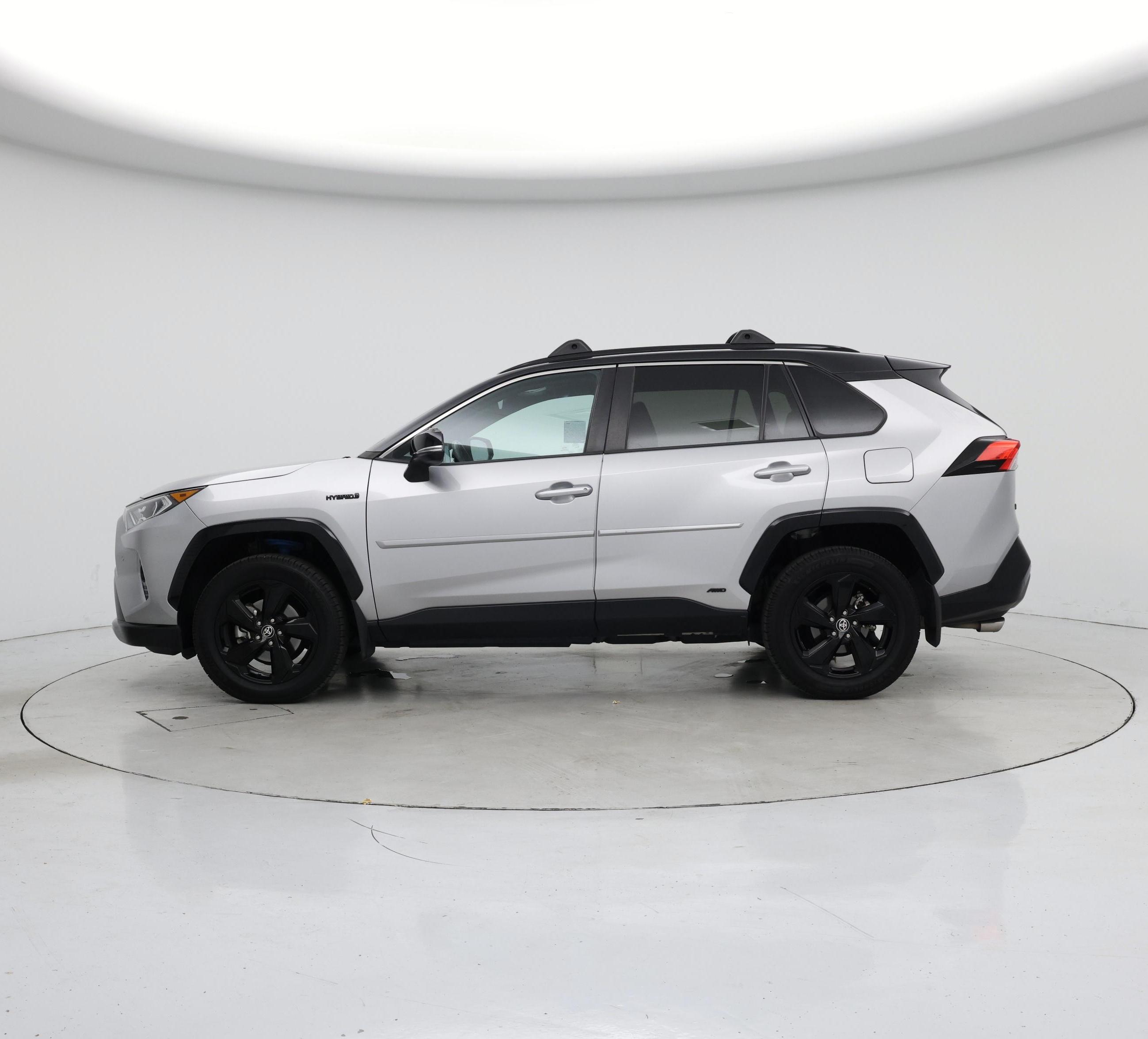 Thumbnail: 2021 Toyota RAV4 - 3