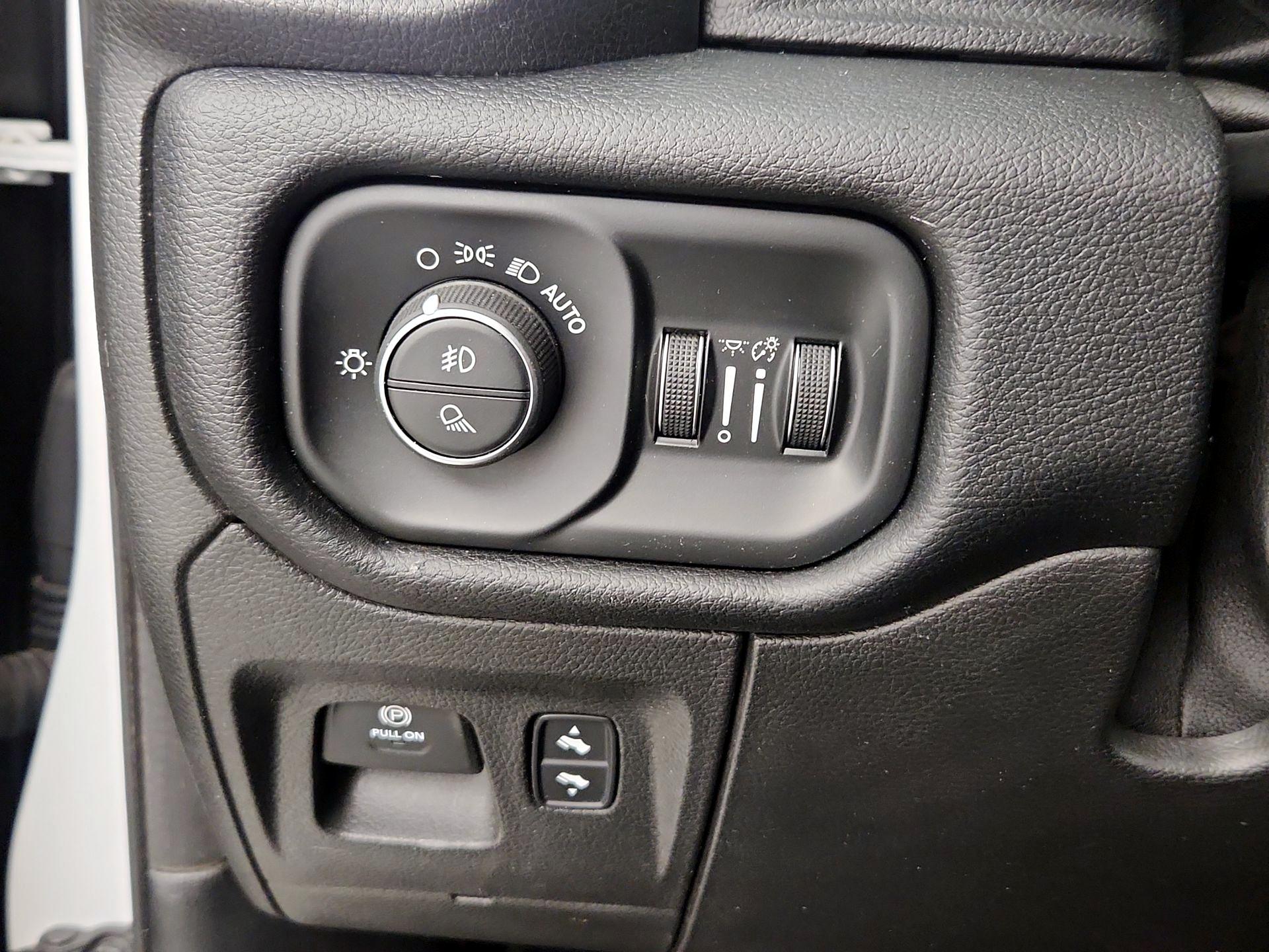 Thumbnail: 2019 RAM 1500 - 13