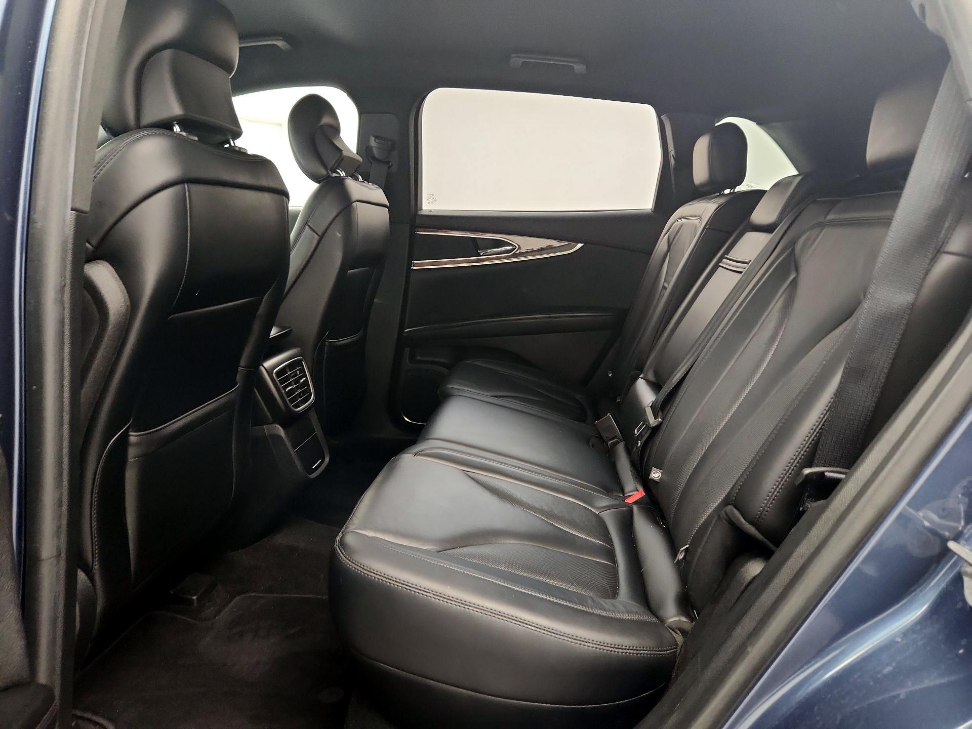 Thumbnail: 2019 Lincoln Nautilus - 20