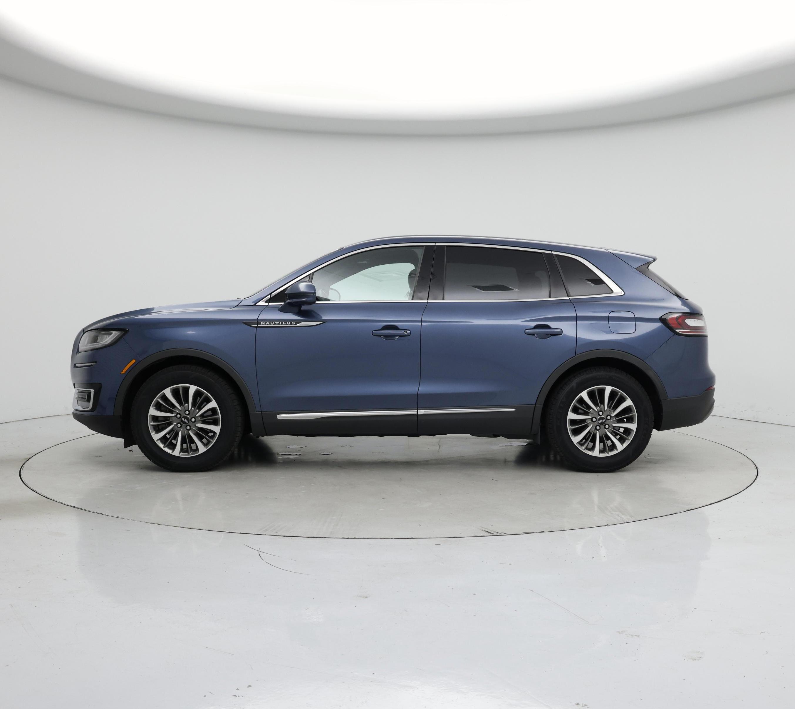 Thumbnail: 2019 Lincoln Nautilus - 3