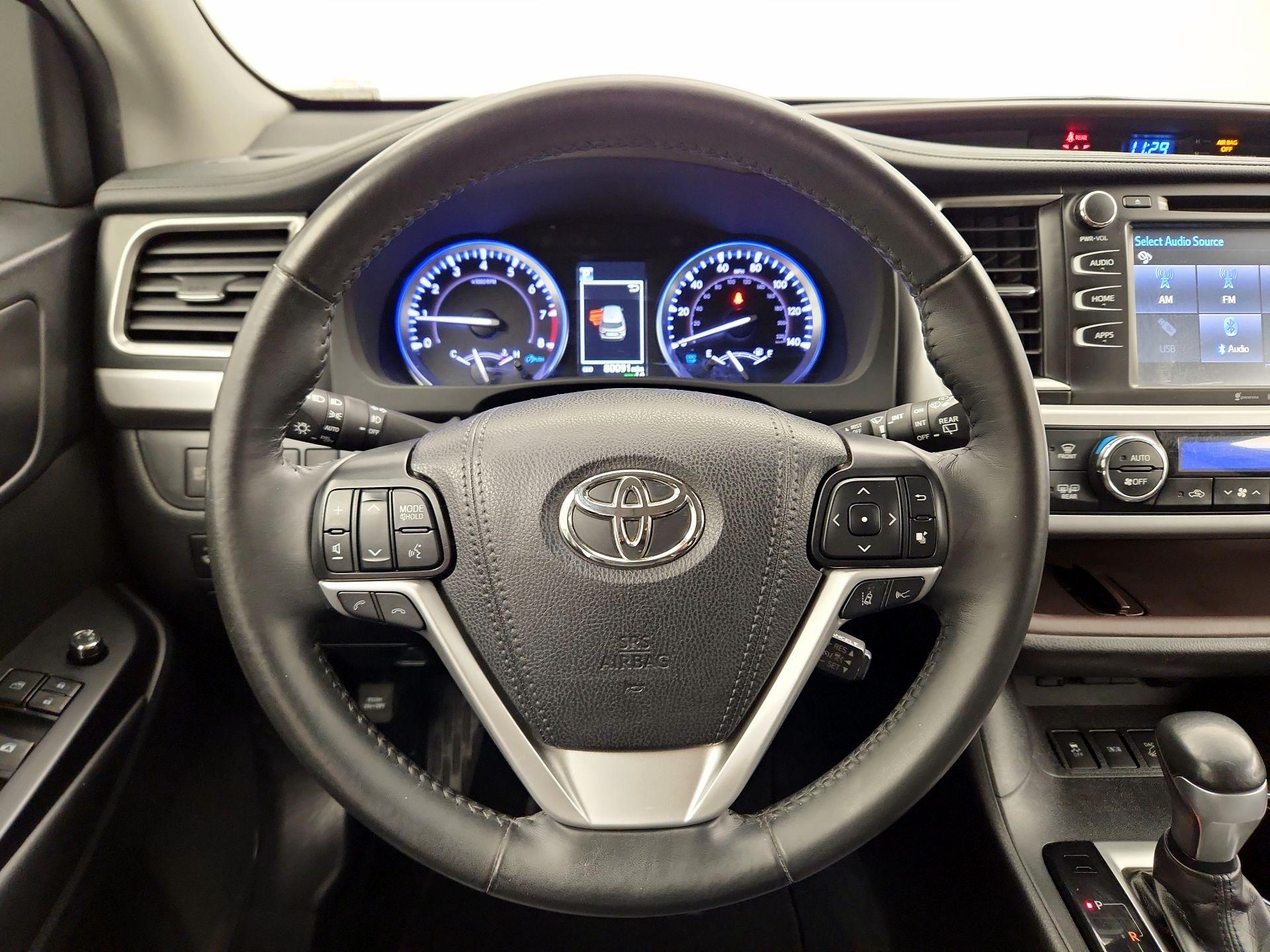 Thumbnail: 2019 Toyota Highlander - 10