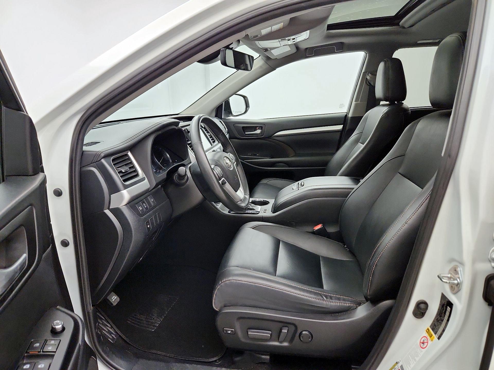 Thumbnail: 2019 Toyota Highlander - 11