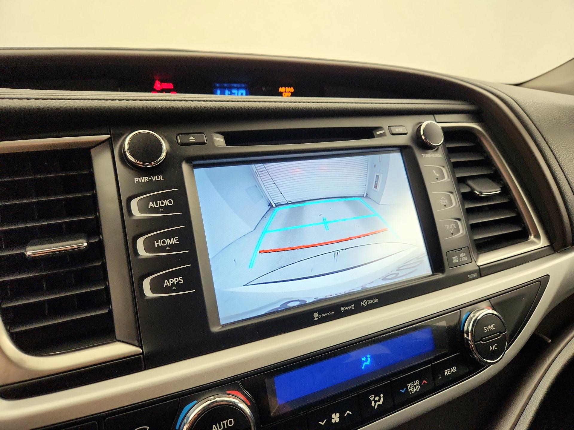 Thumbnail: 2019 Toyota Highlander - 14
