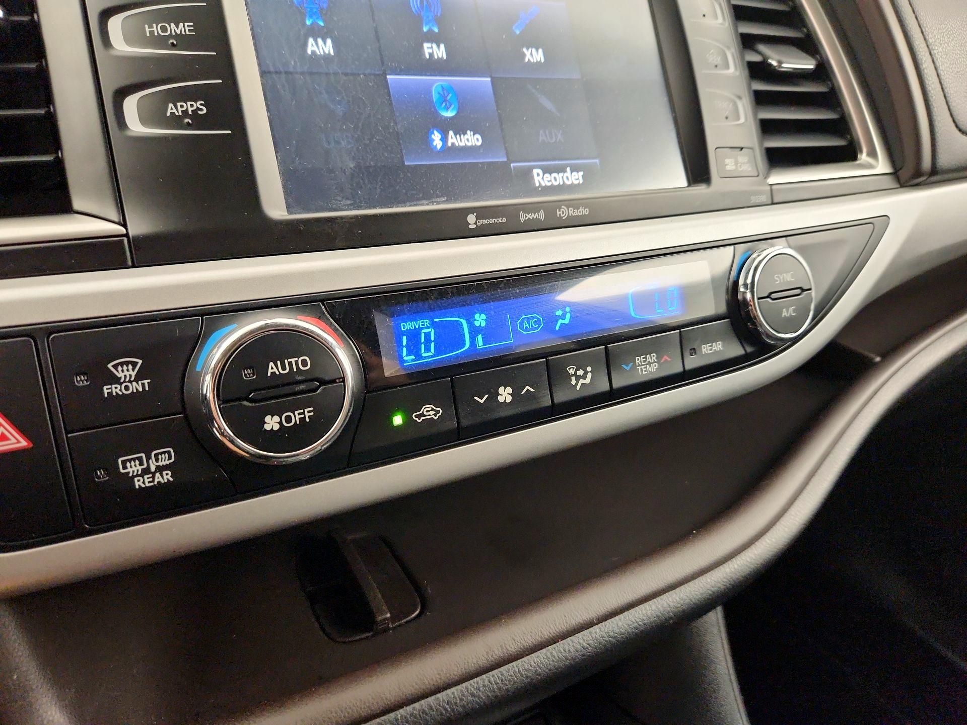 Thumbnail: 2019 Toyota Highlander - 16