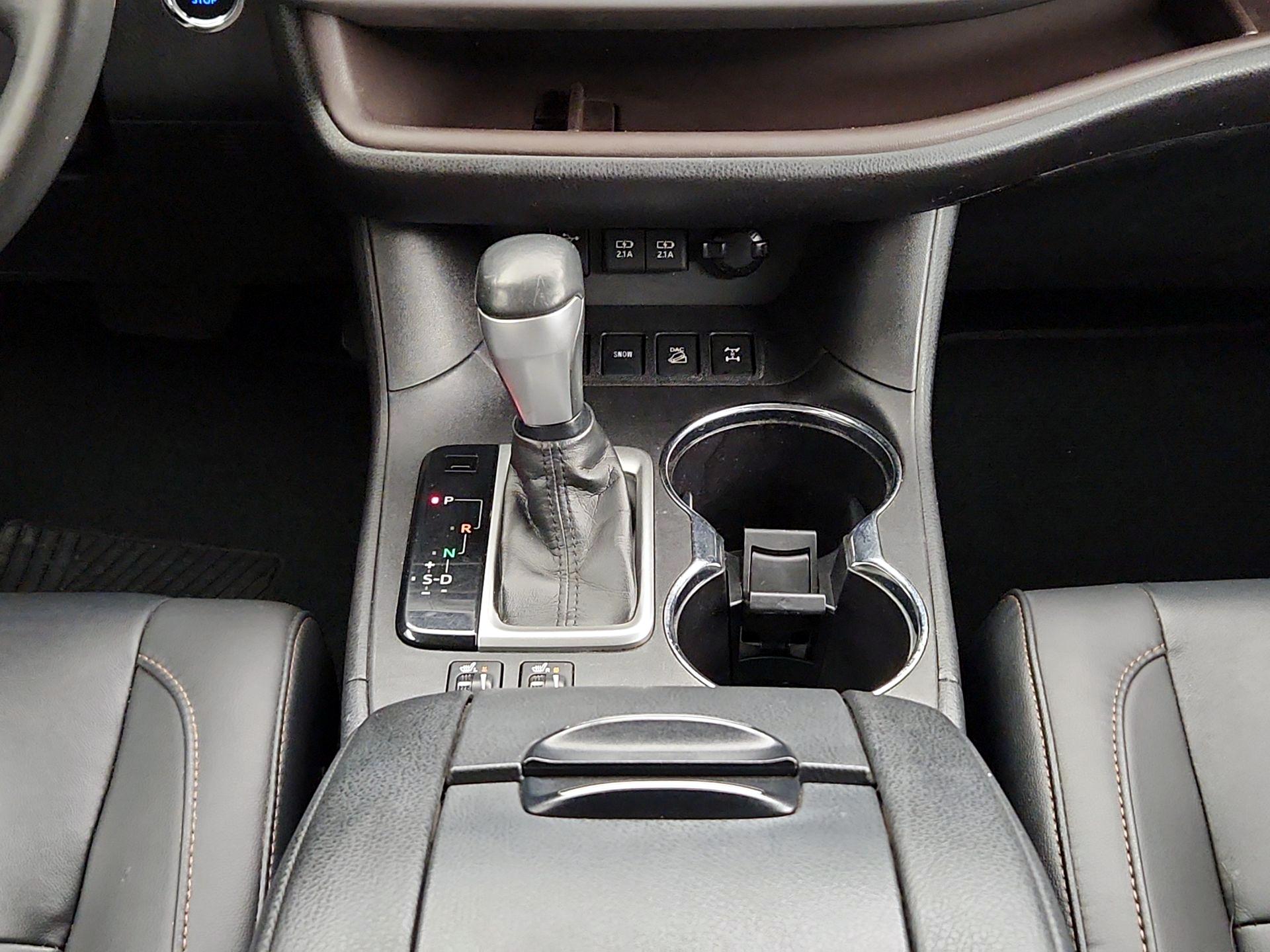Thumbnail: 2019 Toyota Highlander - 17
