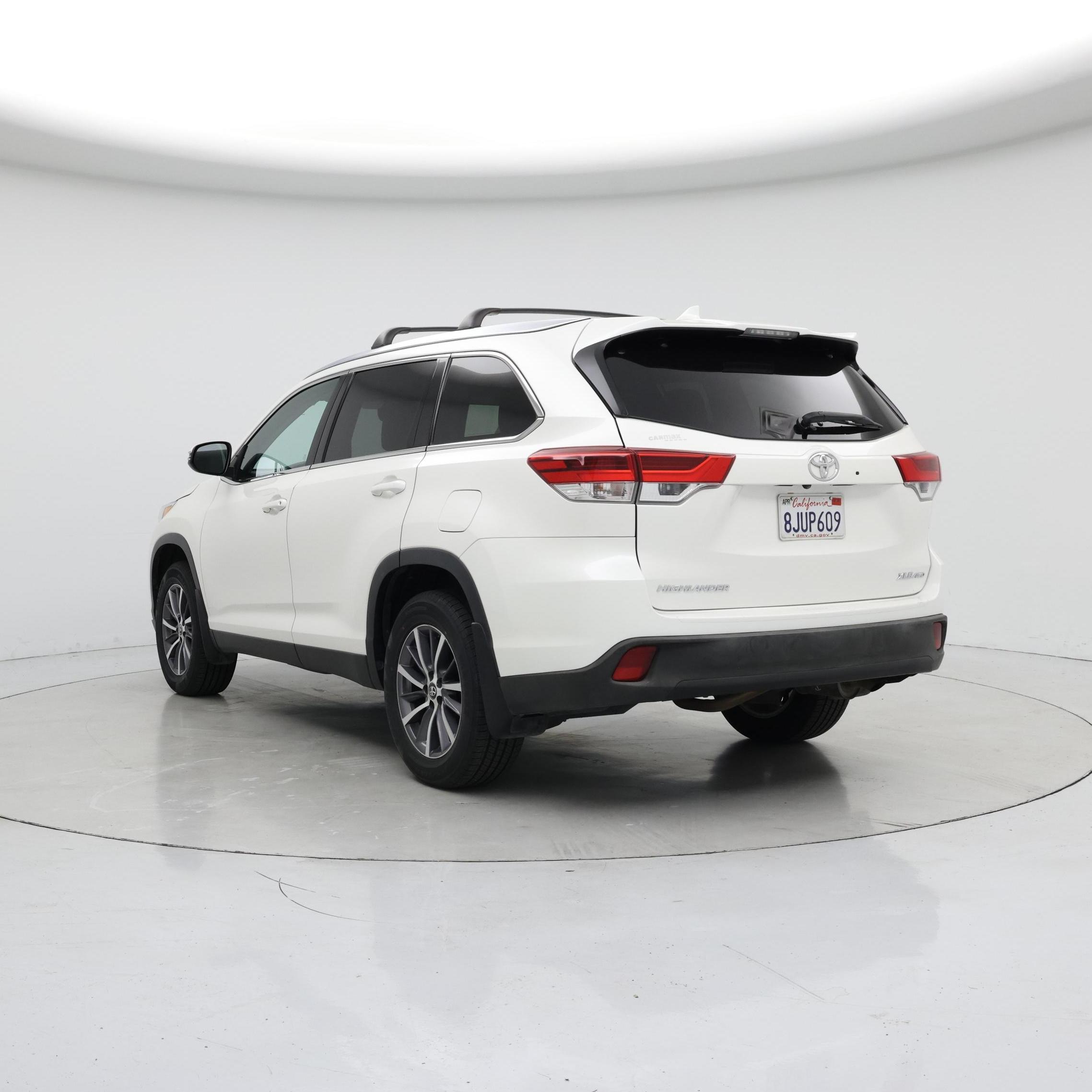 Thumbnail: 2019 Toyota Highlander - 2