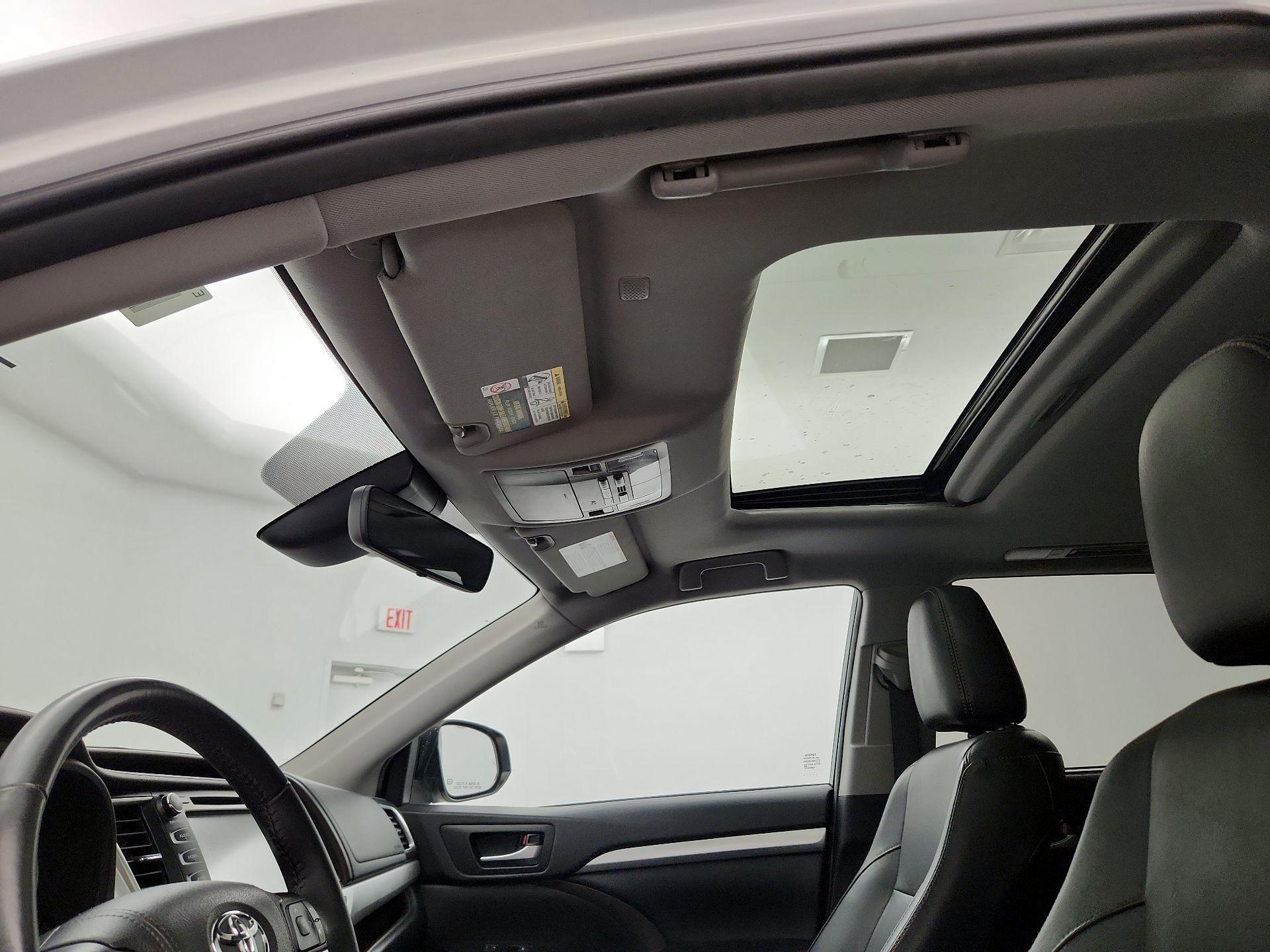 Thumbnail: 2019 Toyota Highlander - 19
