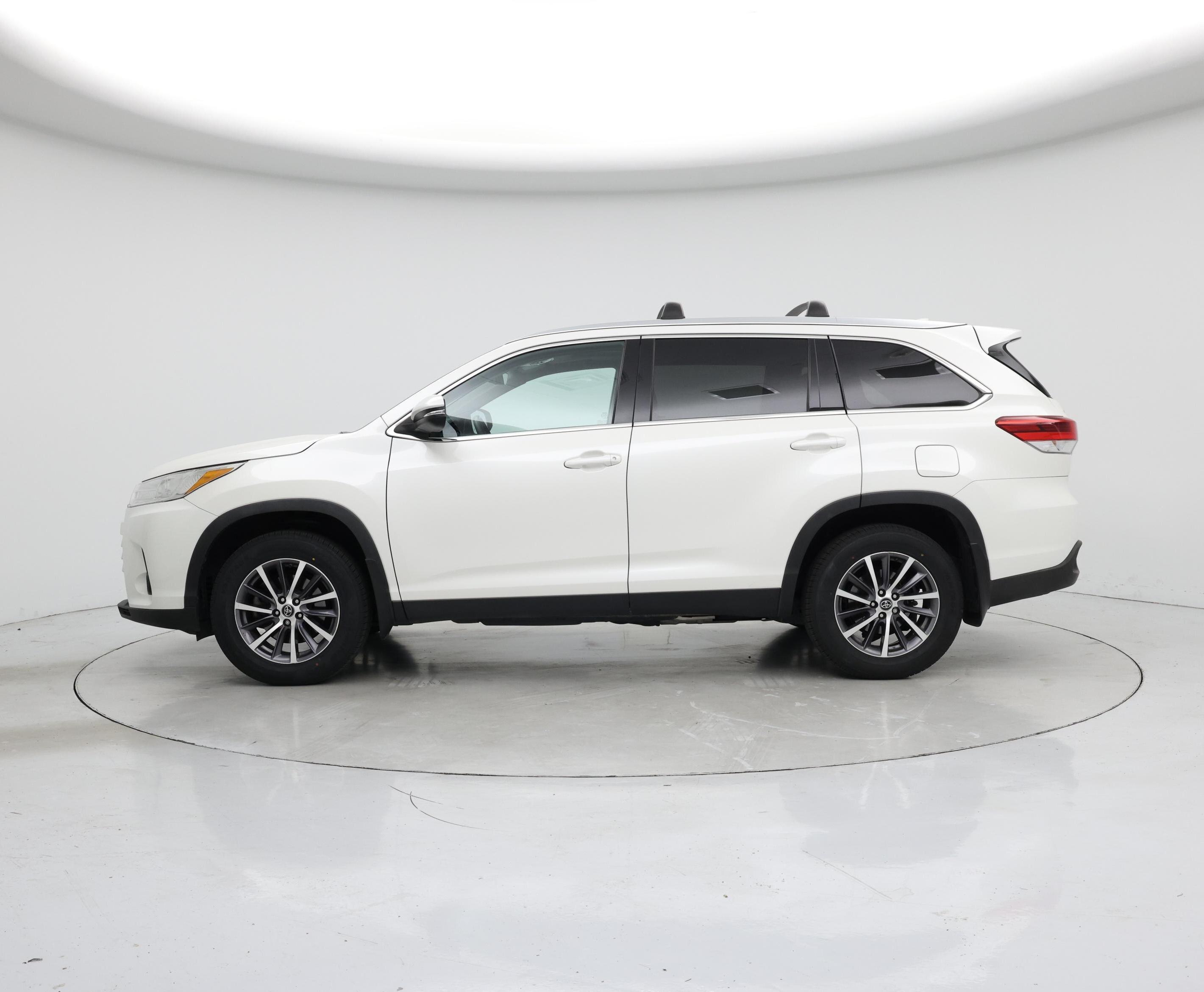 Thumbnail: 2019 Toyota Highlander - 3