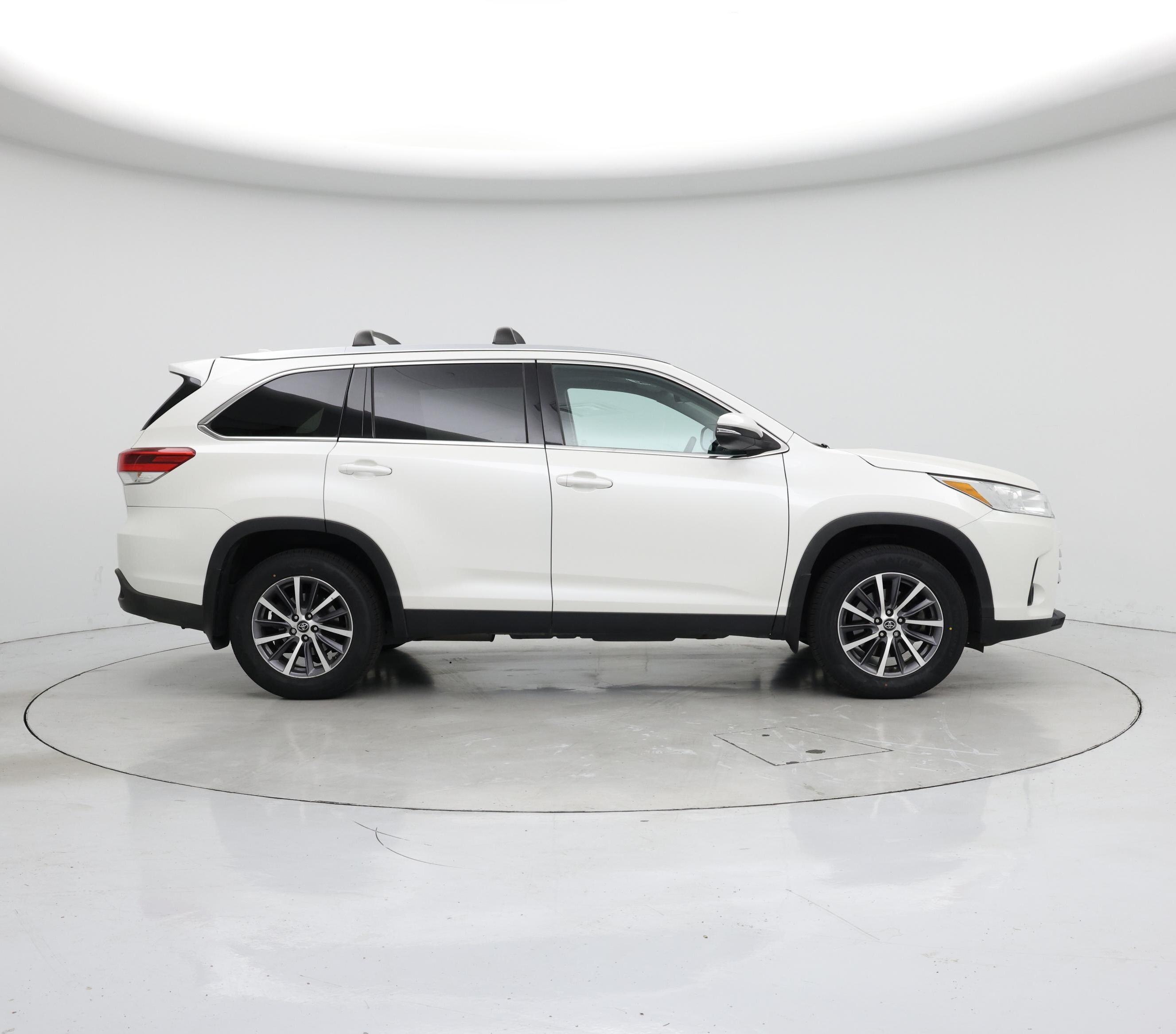 Thumbnail: 2019 Toyota Highlander - 7