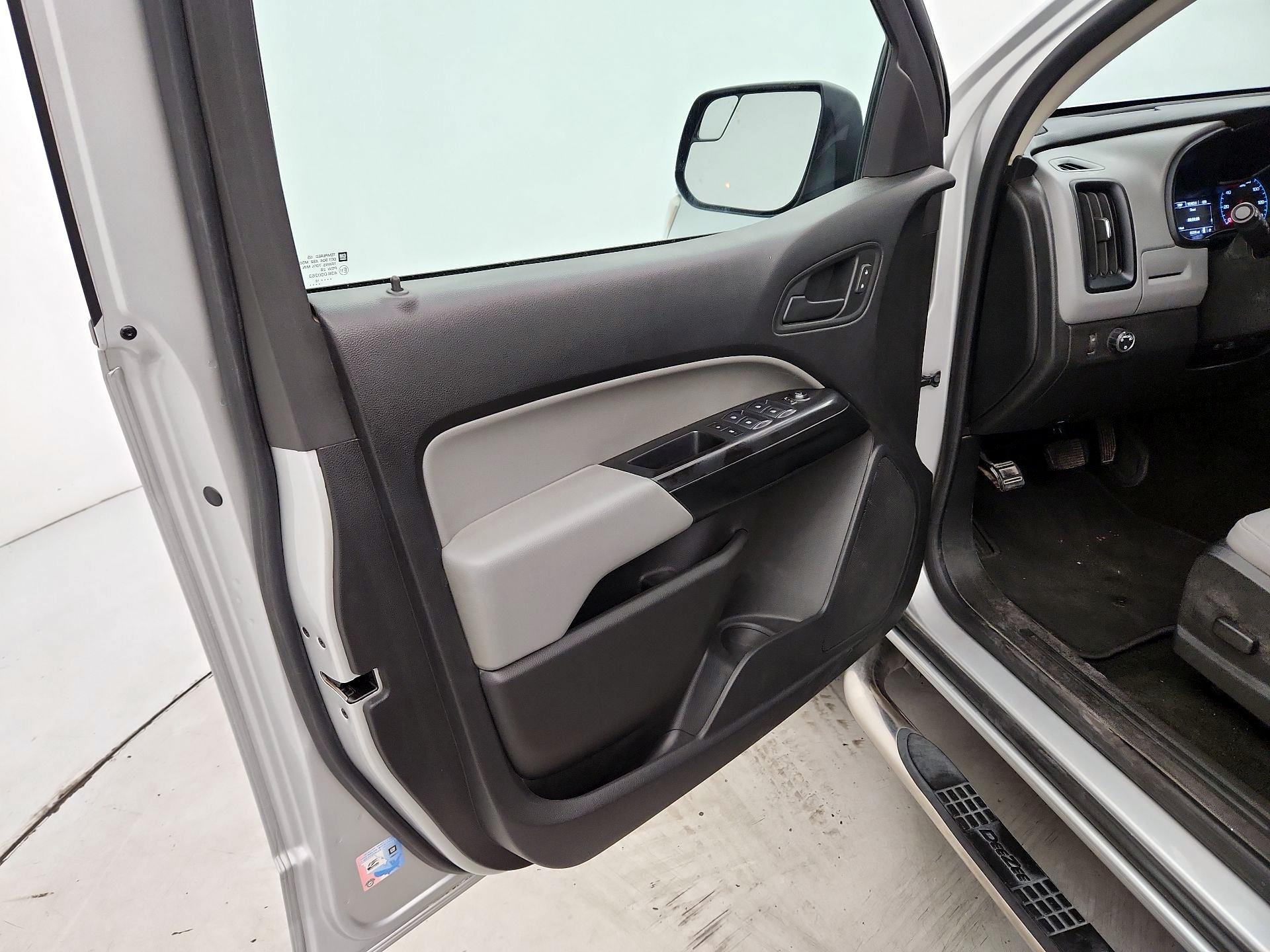 Thumbnail: 2018 Chevrolet Colorado - 12