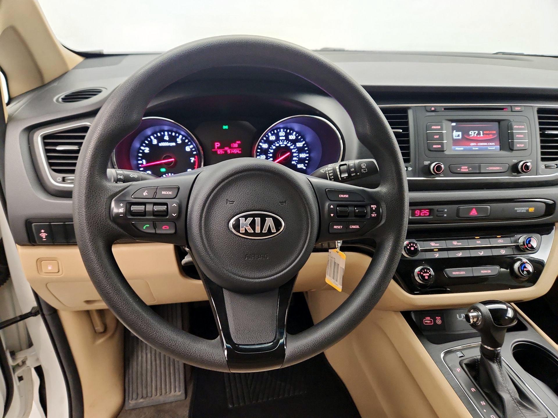 Thumbnail: 2016 Kia Sedona - 10
