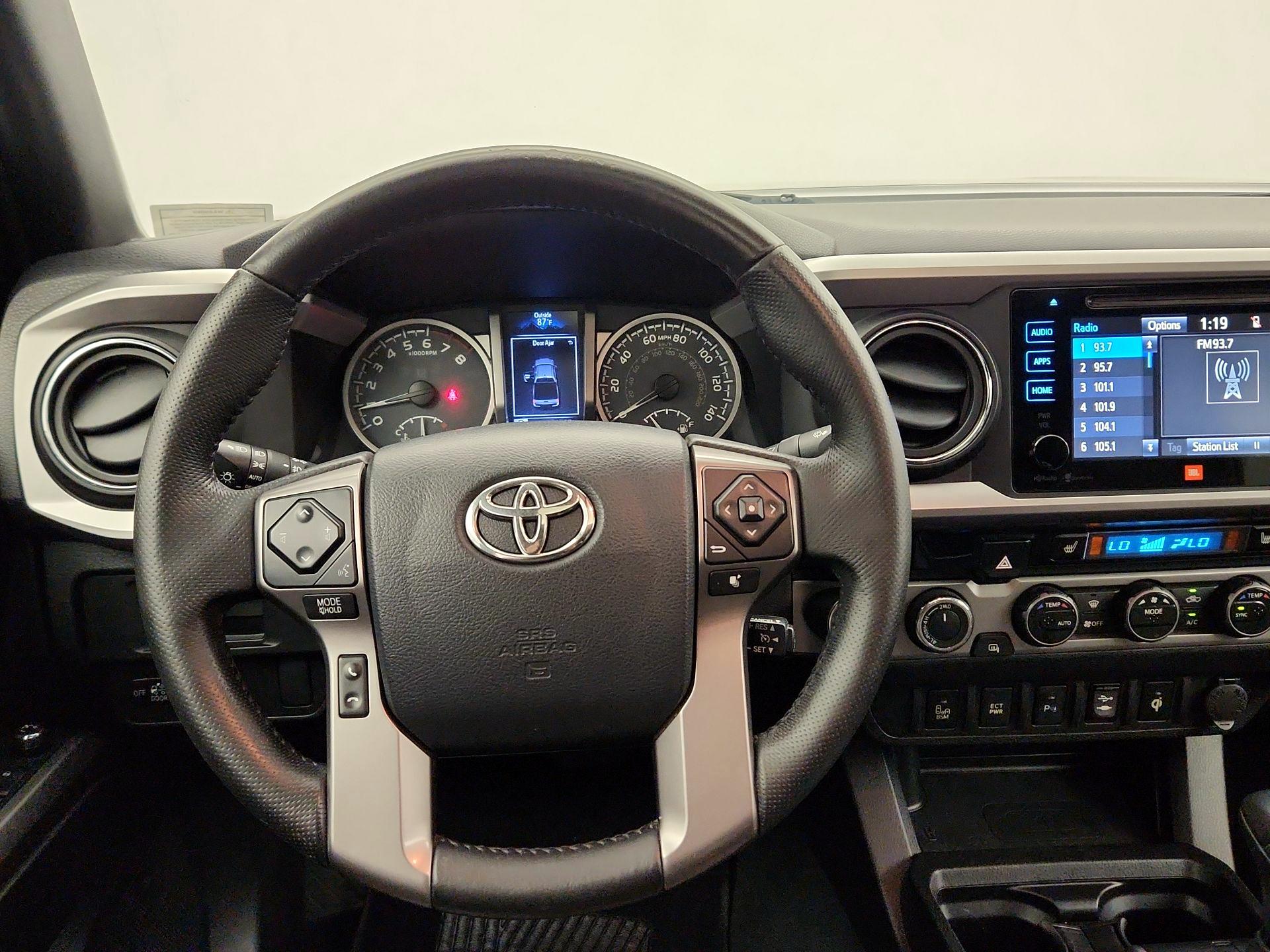 Thumbnail: 2016 Toyota Tacoma - 10