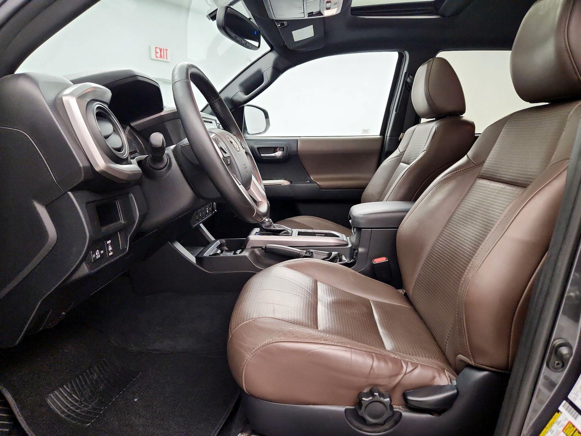 Thumbnail: 2016 Toyota Tacoma - 11