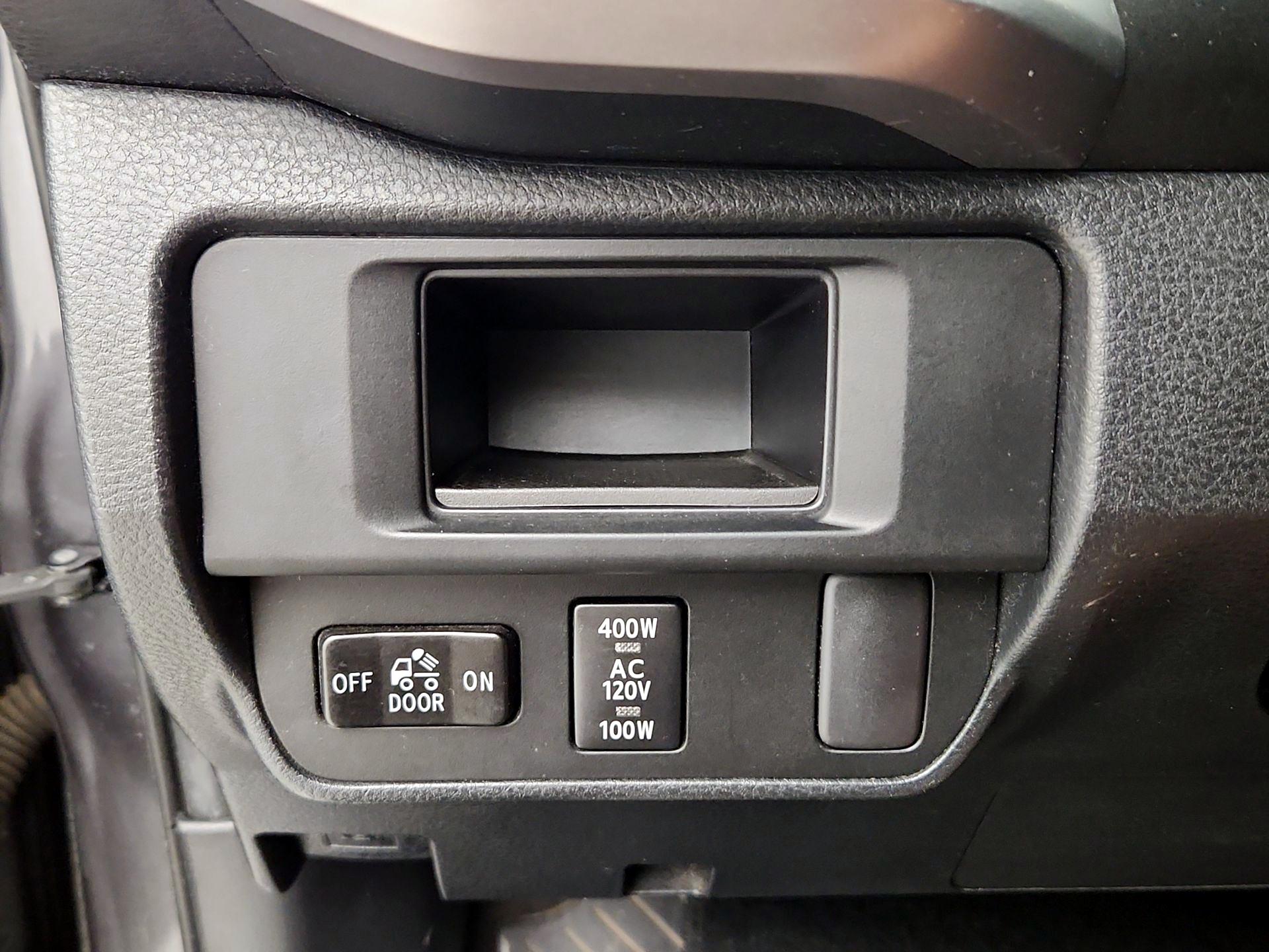 Thumbnail: 2016 Toyota Tacoma - 13