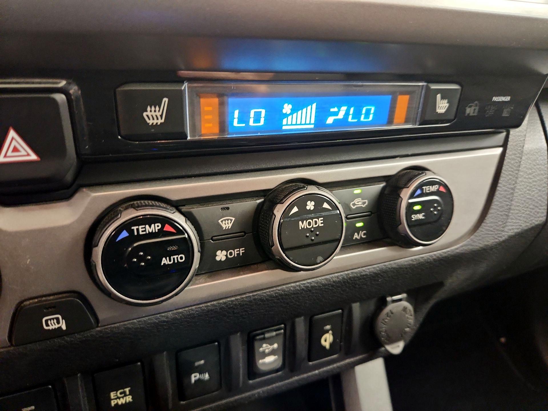 Thumbnail: 2016 Toyota Tacoma - 16