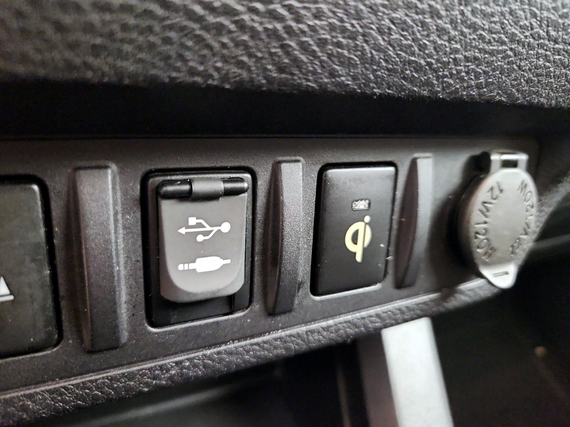 Thumbnail: 2016 Toyota Tacoma - 18
