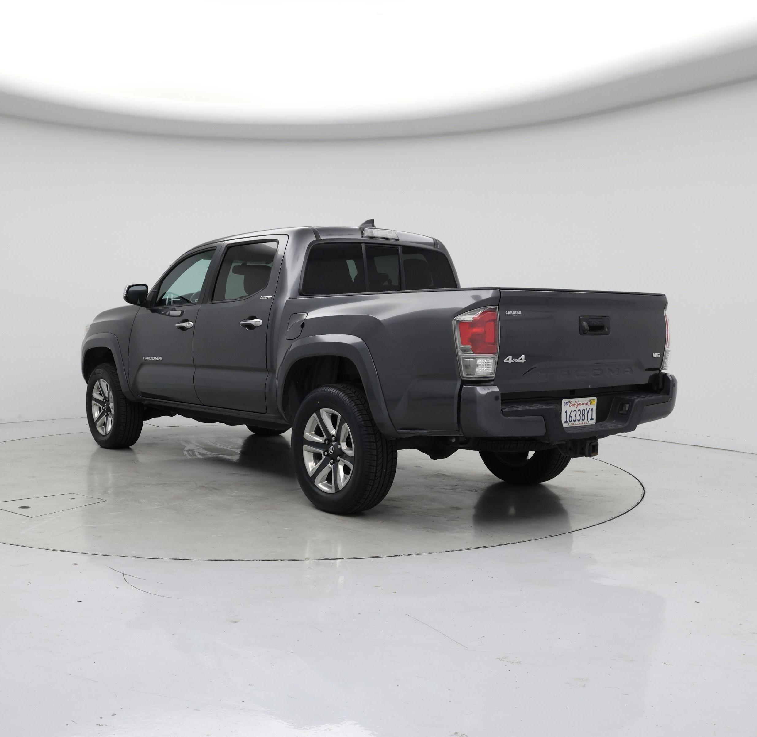 Thumbnail: 2016 Toyota Tacoma - 2