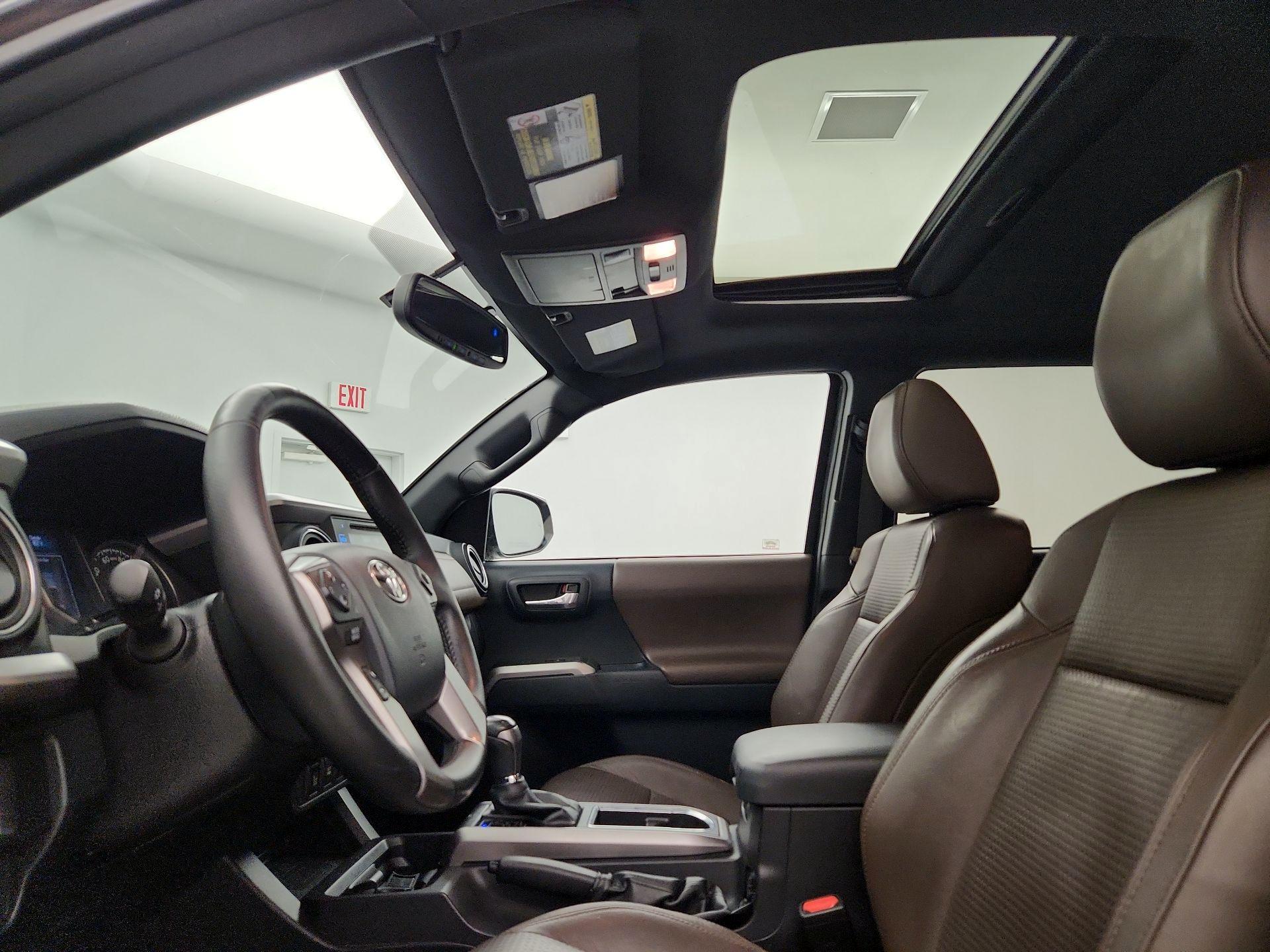 Thumbnail: 2016 Toyota Tacoma - 19
