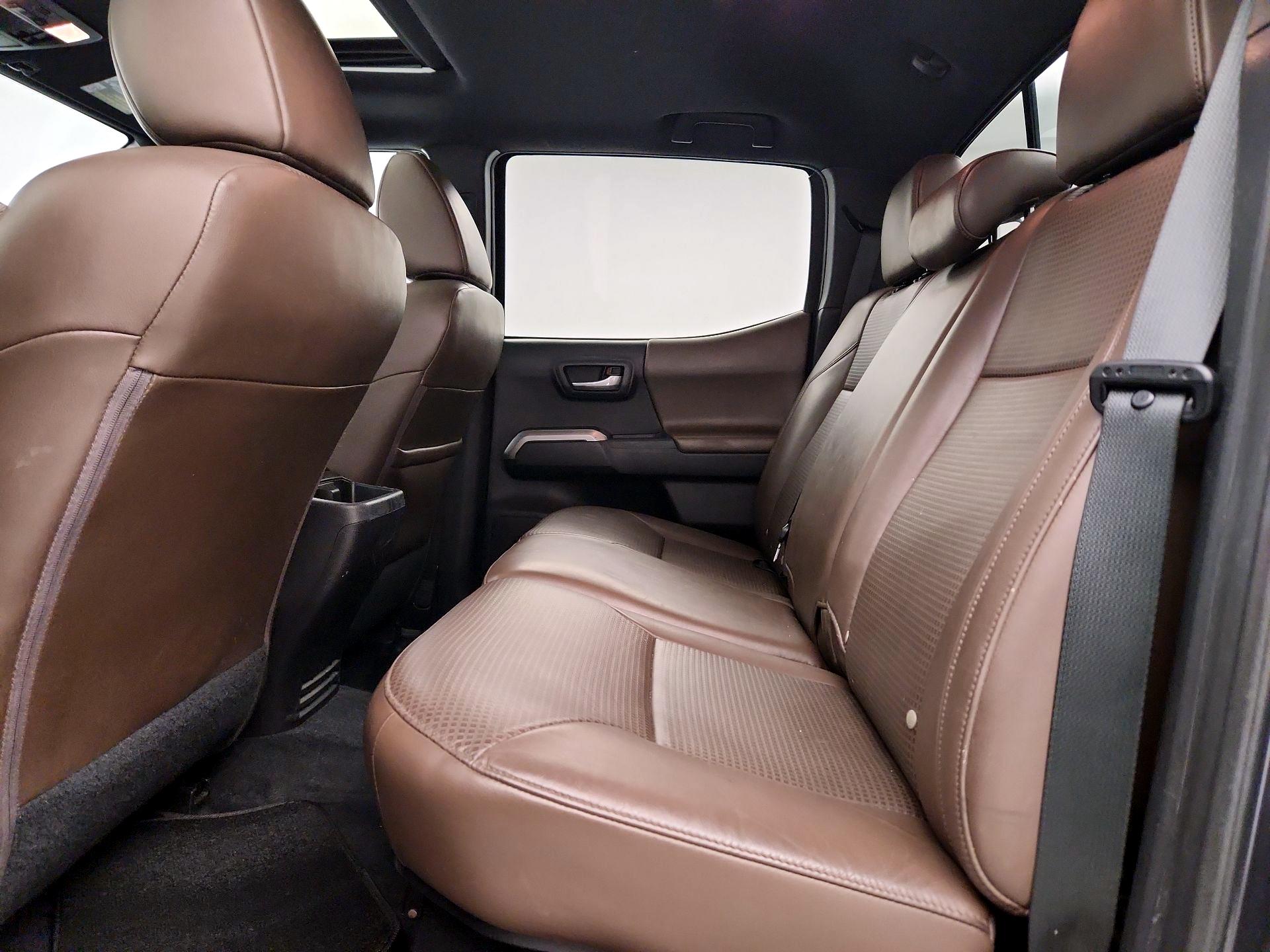 Thumbnail: 2016 Toyota Tacoma - 20
