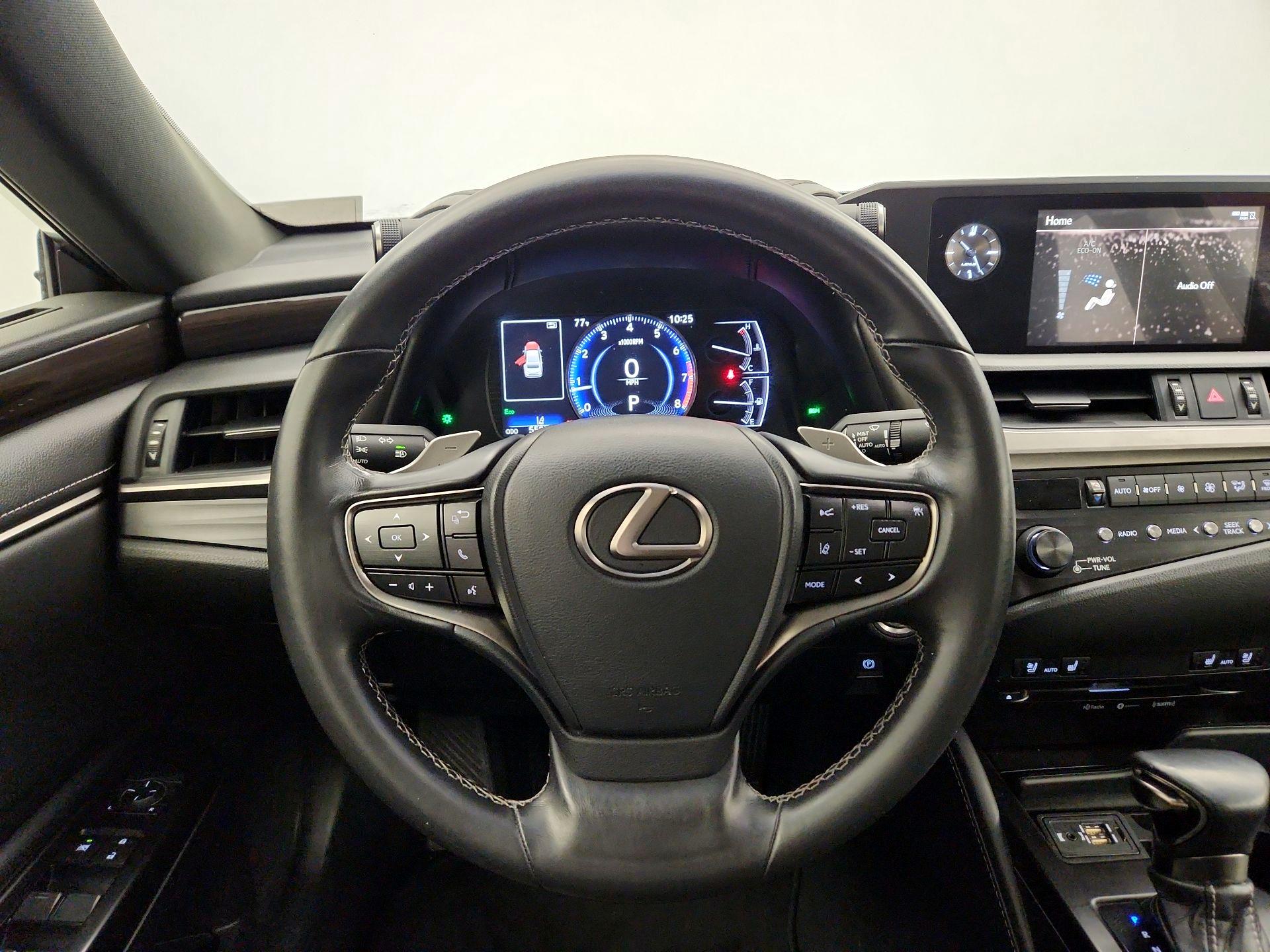 Thumbnail: 2019 Lexus ES - 10