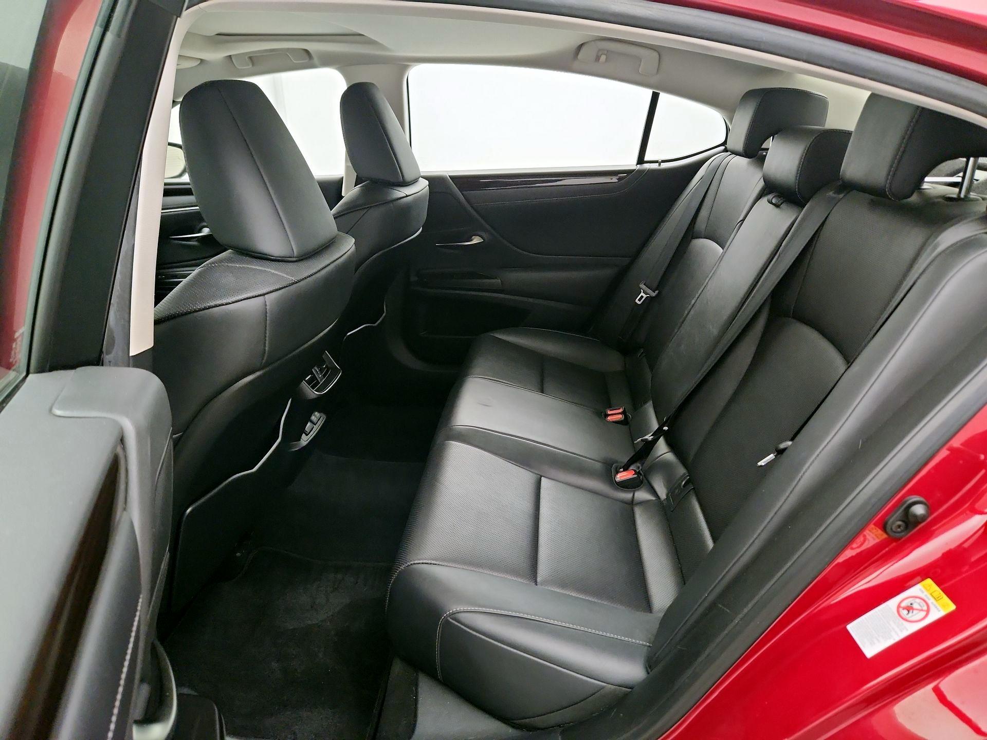 Thumbnail: 2019 Lexus ES - 20