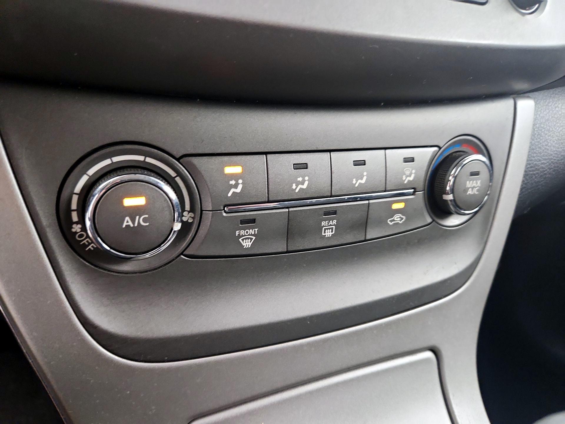Thumbnail: 2014 Nissan Sentra - 15