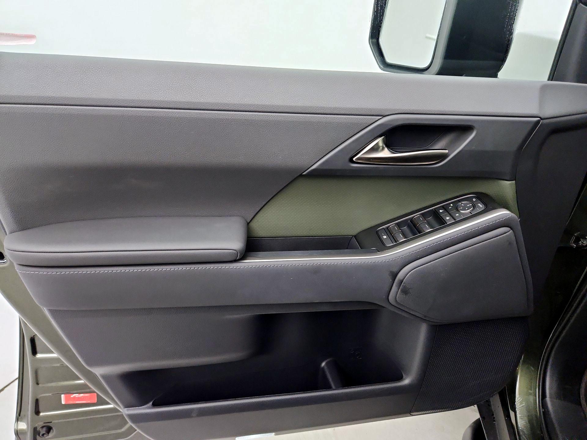Thumbnail: 2024 Lexus GX - 12